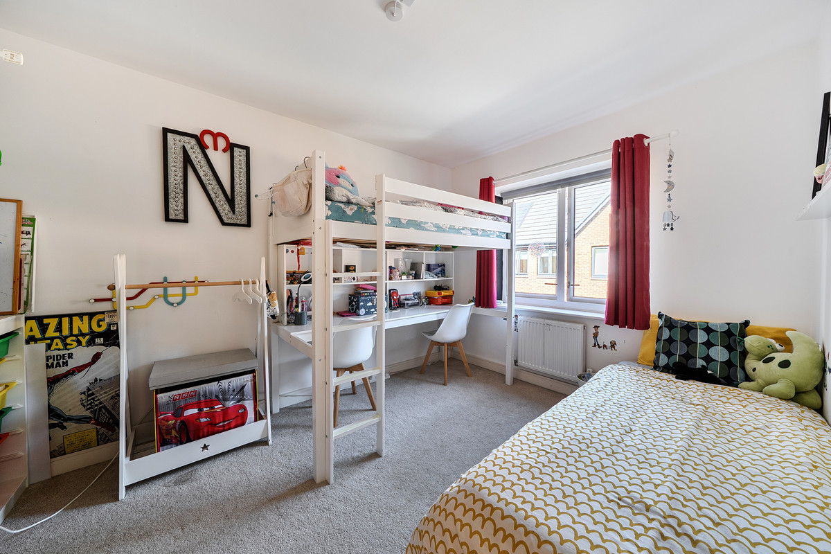 Bullock Crescent, Woking, GU22, photo 10