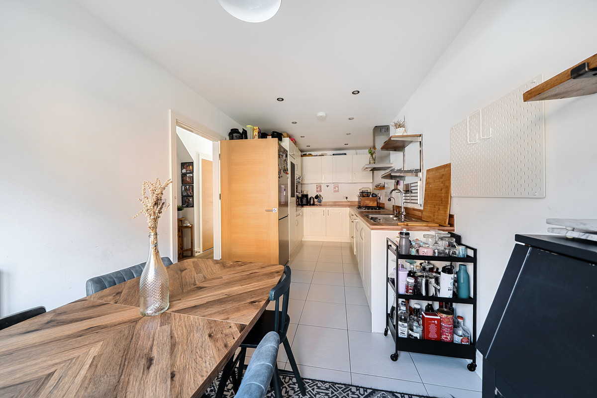 Bullock Crescent, Woking, GU22, photo 6