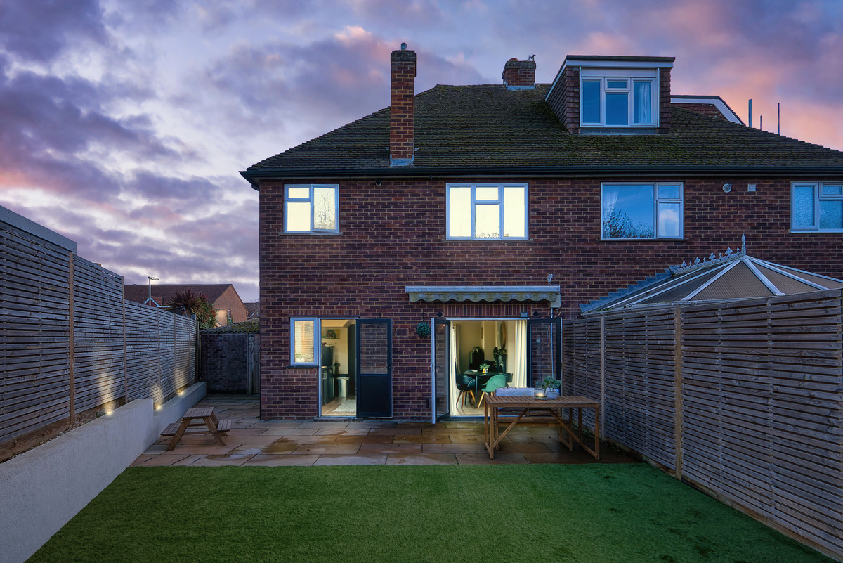 Sheep Walk, Shepperton, TW17, photo 2