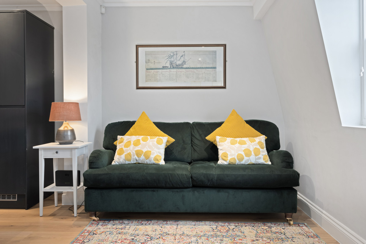 Courtview House, East Molesey, KT8, photo 3