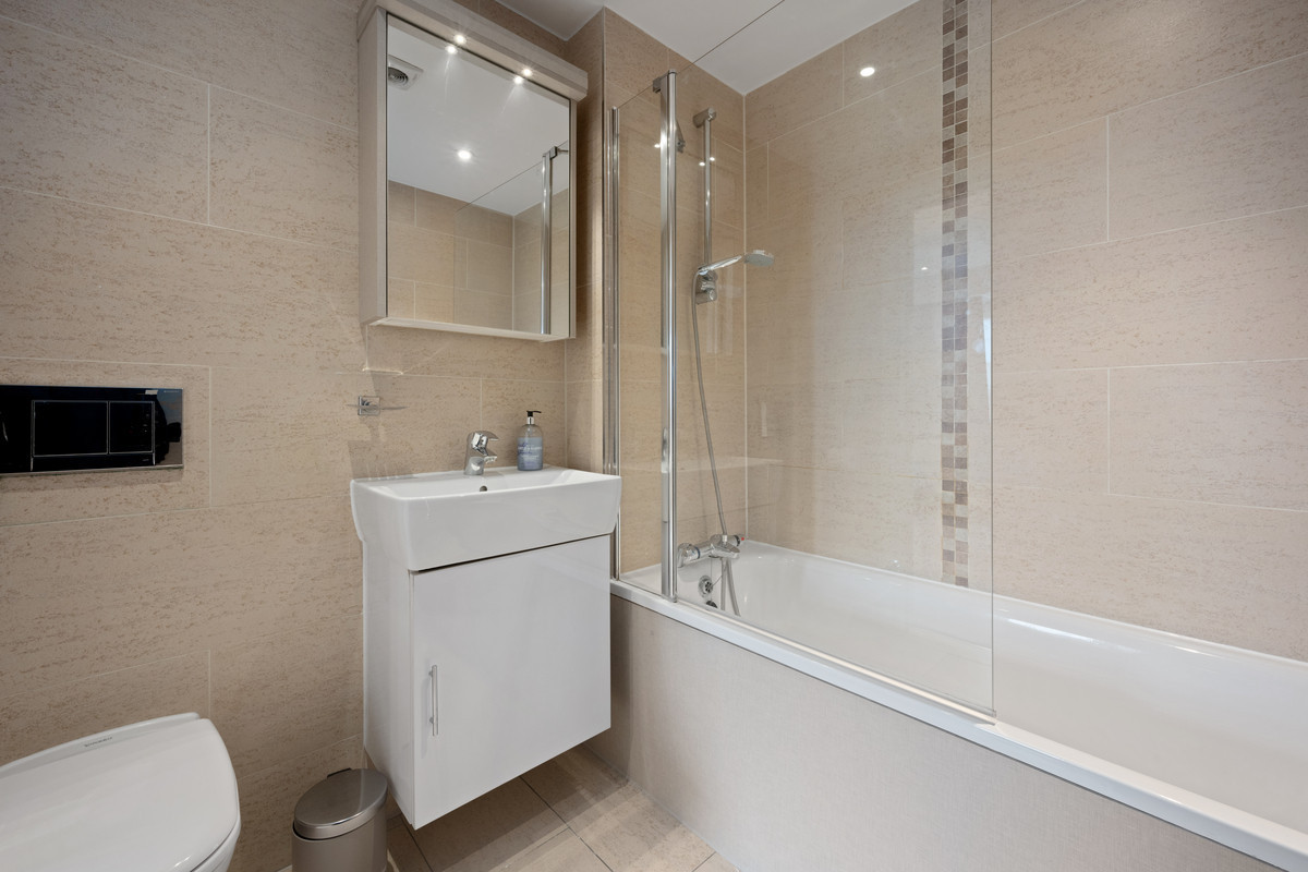 Courtview House, East Molesey, KT8, photo 23