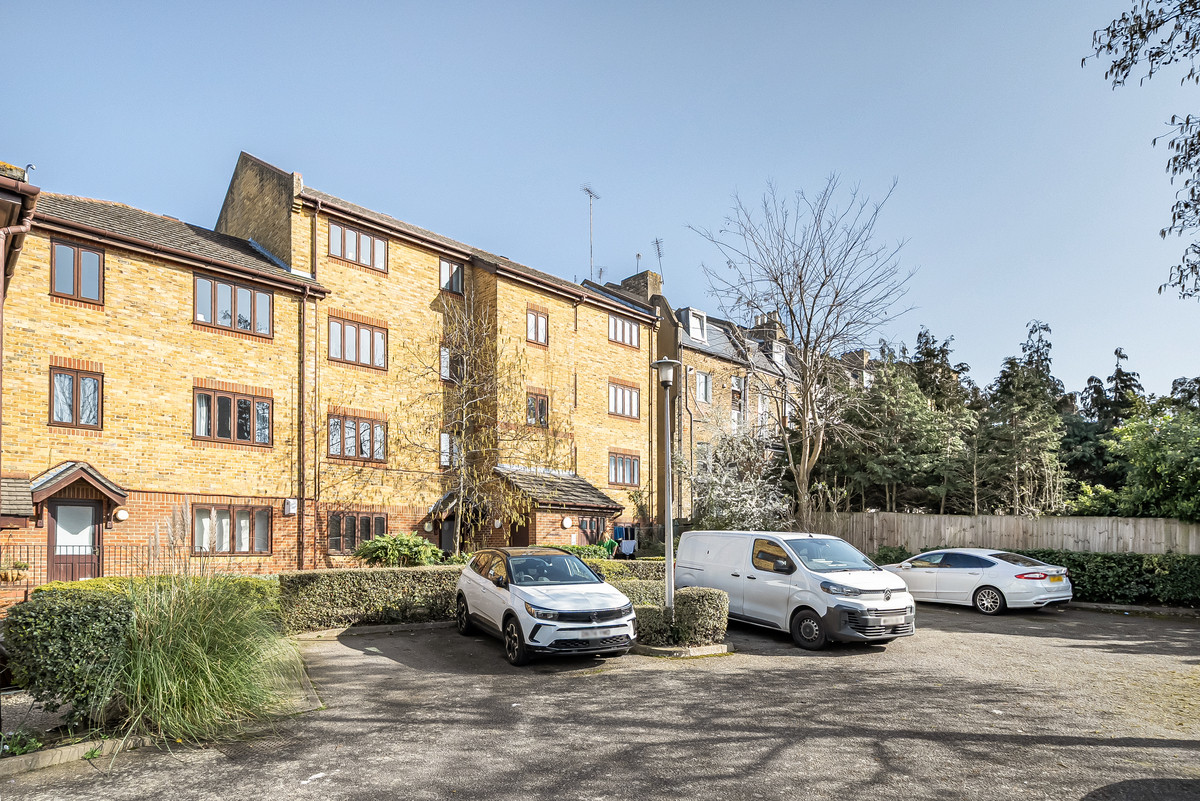 St. Ann's Hill, London, SW18, photo 3