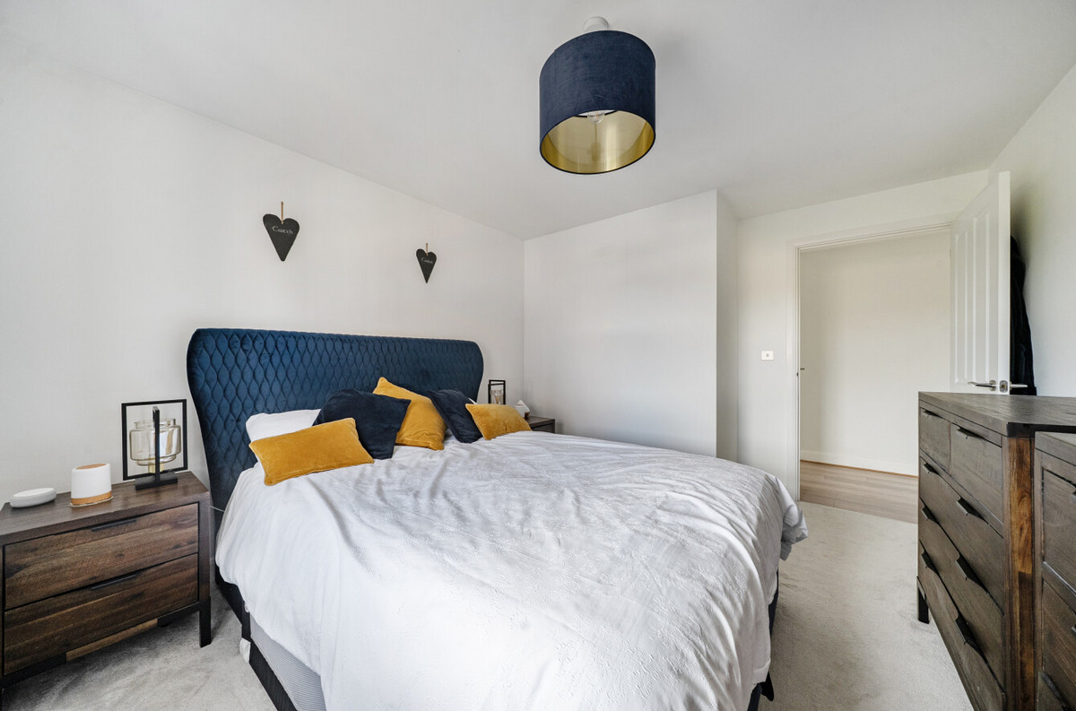 Odiham Drive, Newbury, RG14, photo 8