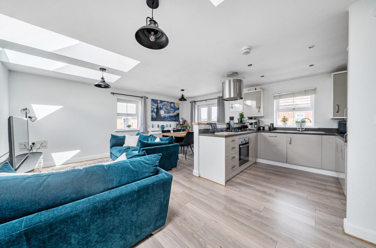 Odiham Drive, Newbury, RG14