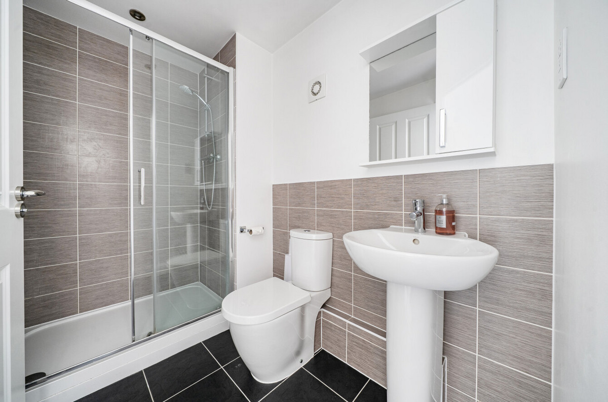 Odiham Drive, Newbury, RG14, photo 10