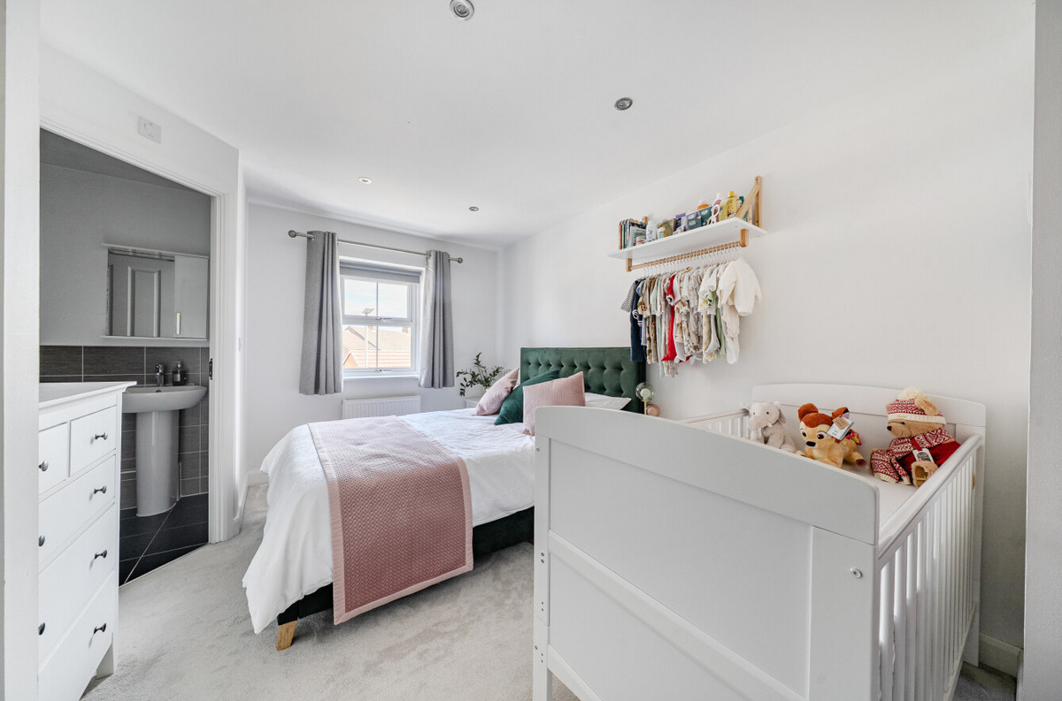 Odiham Drive, Newbury, RG14, photo 5