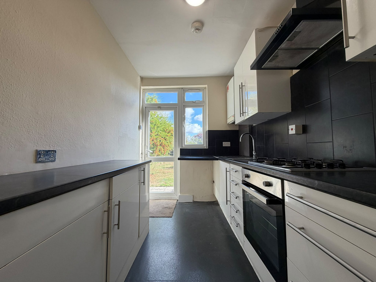 Kenton Lane, Harrow, HA3, photo 3