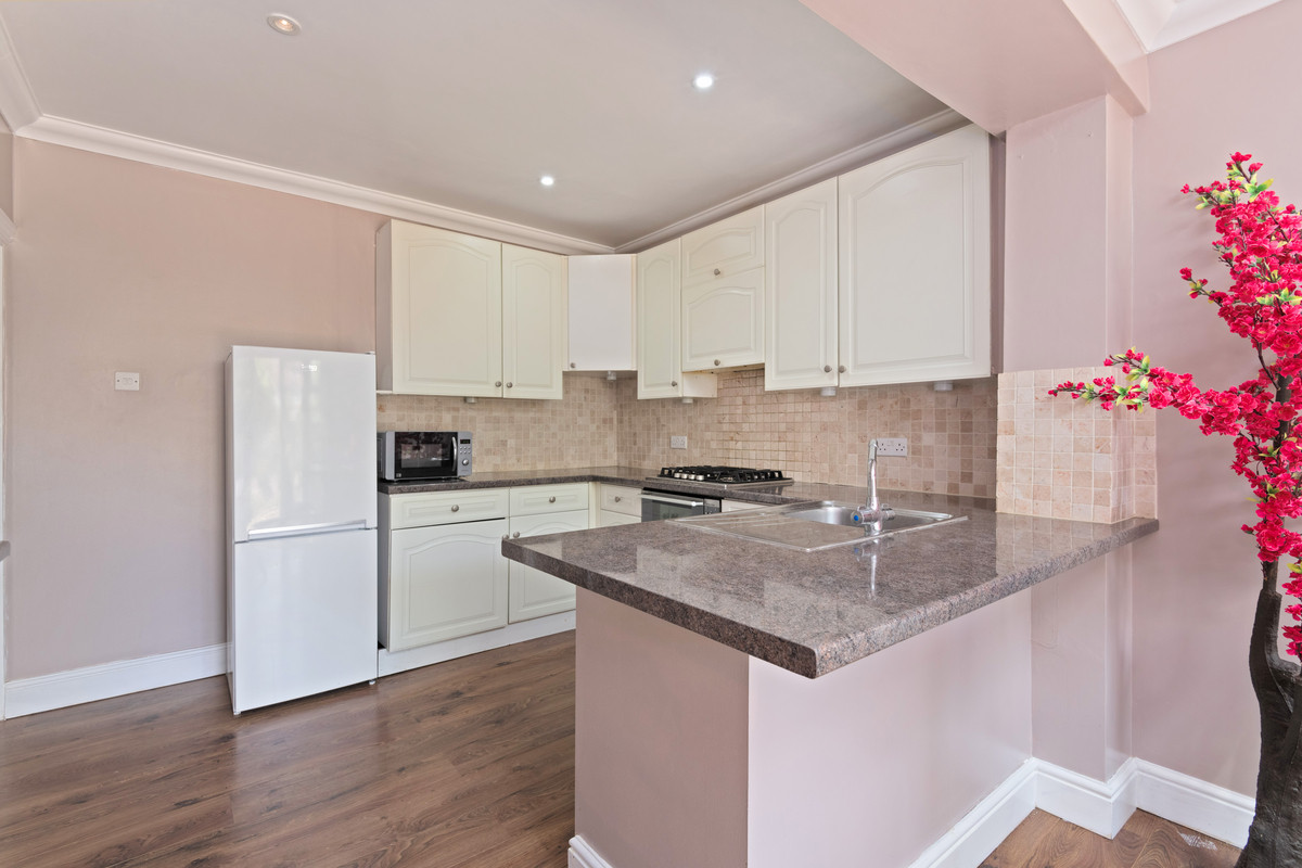 Dell Road, West Drayton, UB7, photo 8