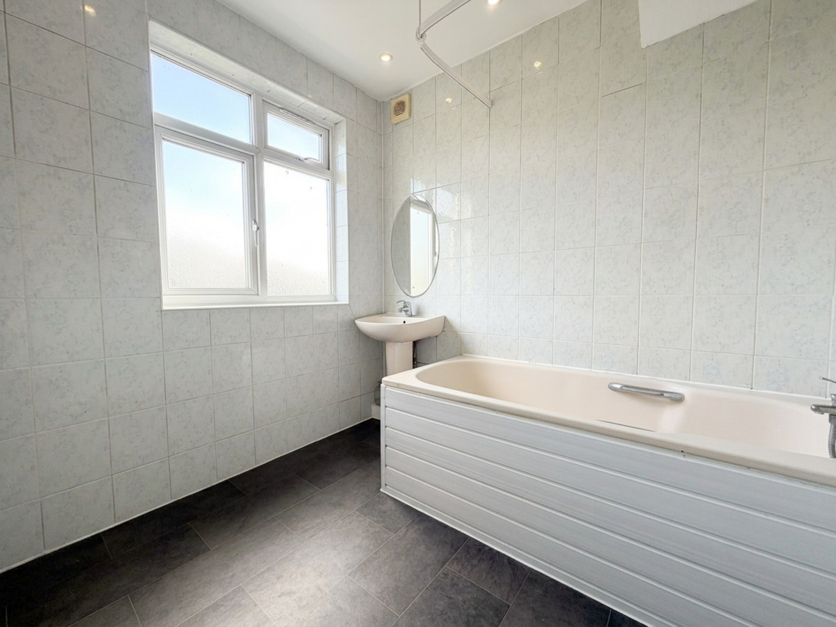 Kenton Lane, Harrow, HA3, photo 17