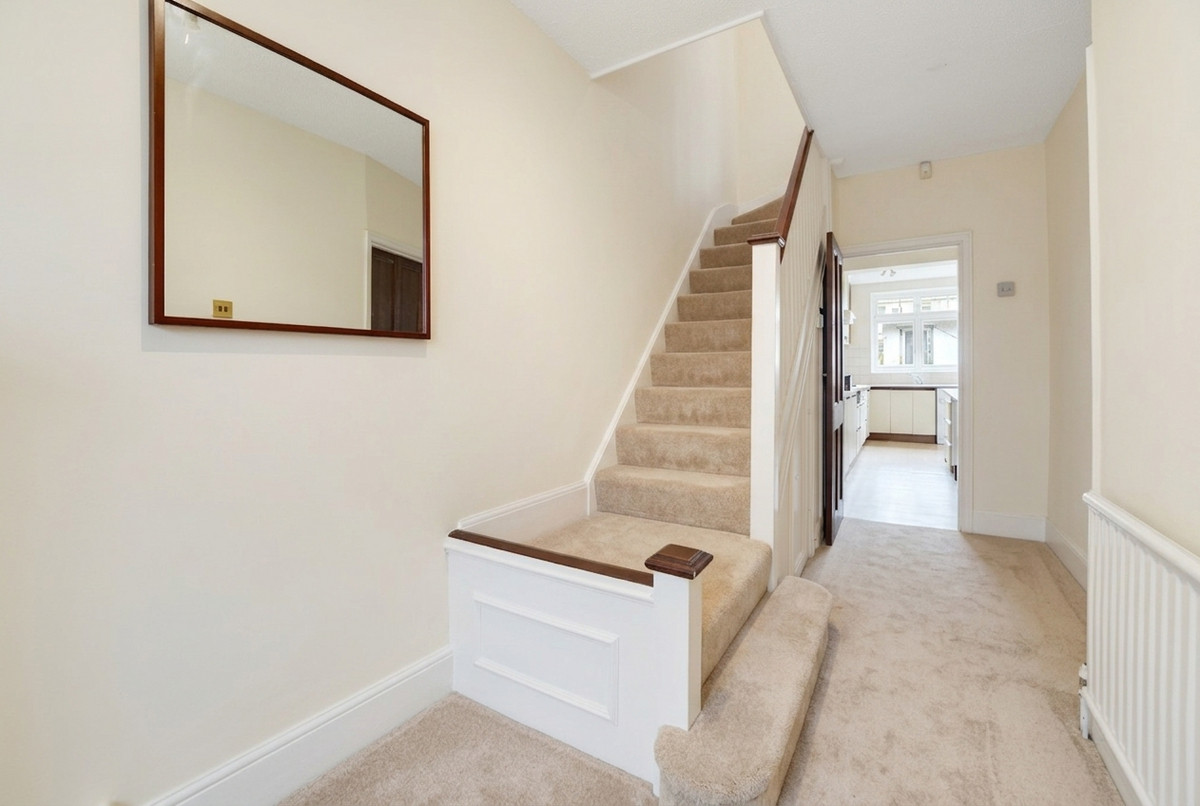 Winchester Avenue, London, NW9, photo 8