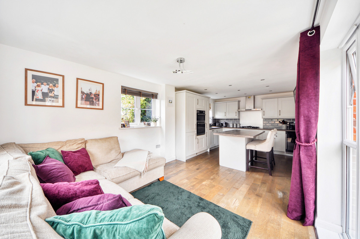 Coronel Close, Swindon, SN3, photo 4