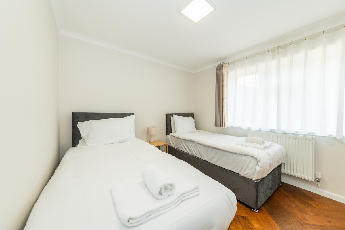 Hilmanton, Reading, RG6, photo 8