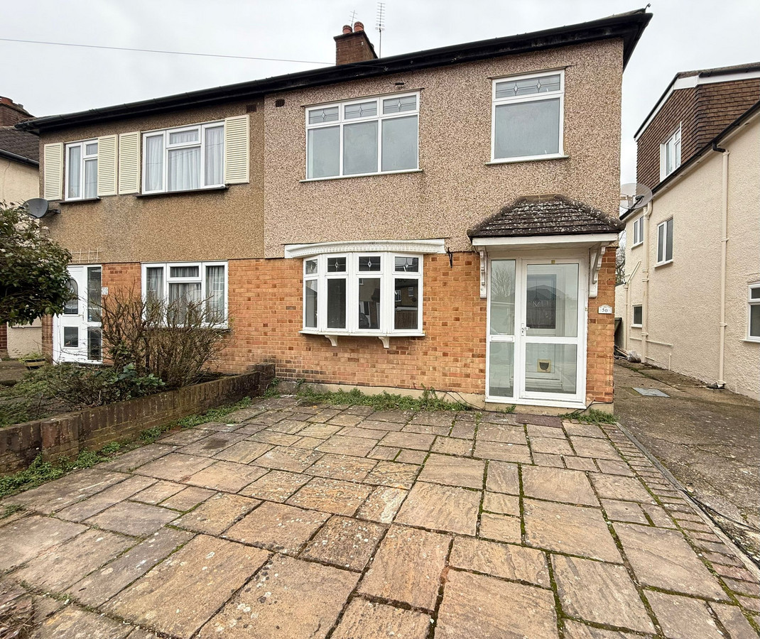 Lawrence Drive, Uxbridge, UB10