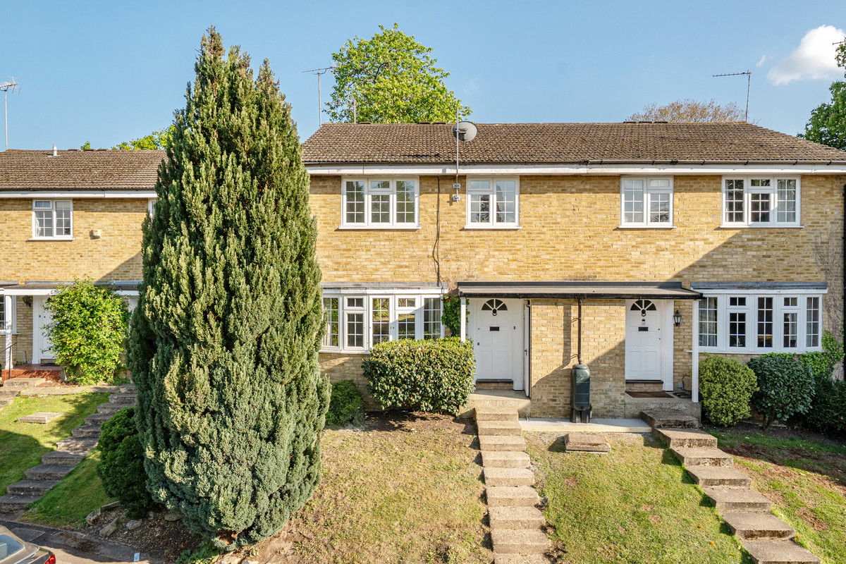 Parkway, Weybridge, KT13