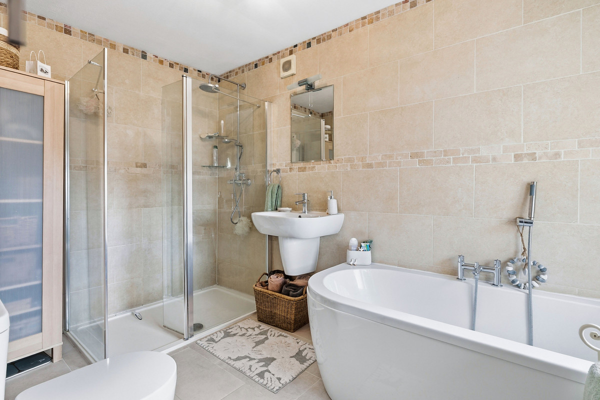 Harrow Road, Ashford, TW14, photo 24