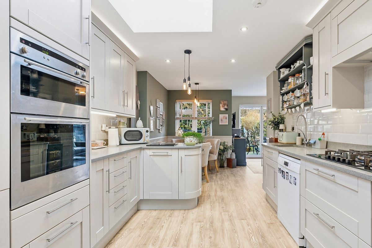 Harrow Road, Ashford, TW14, photo 23