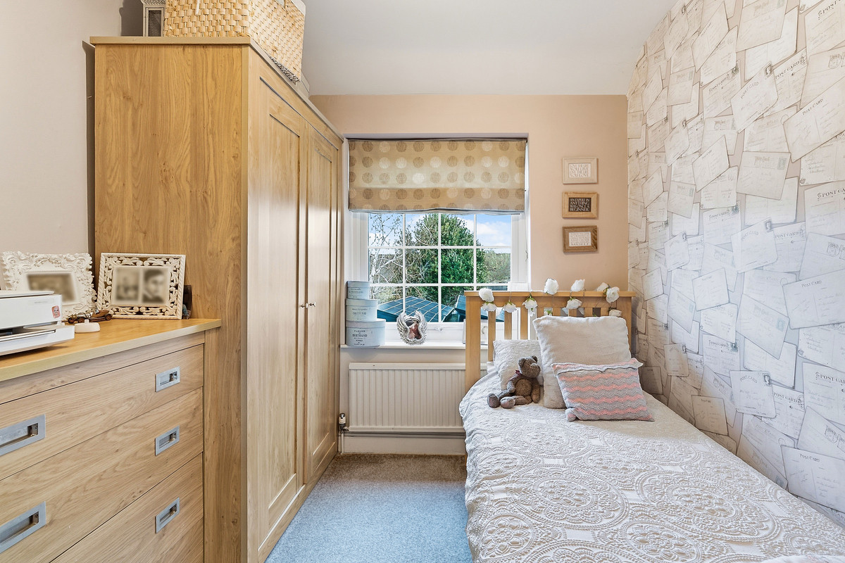 Harrow Road, Ashford, TW14, photo 11
