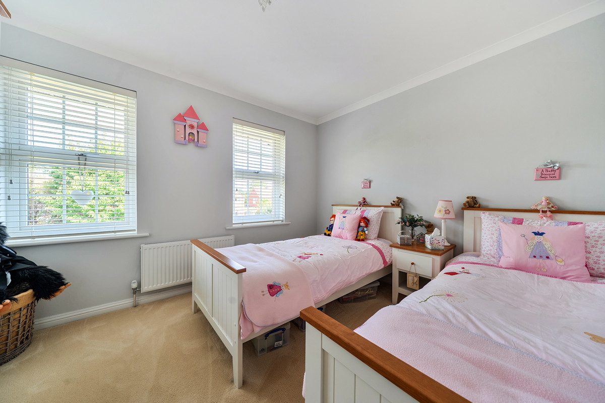 Hall Lane, Yateley, GU46, photo 16