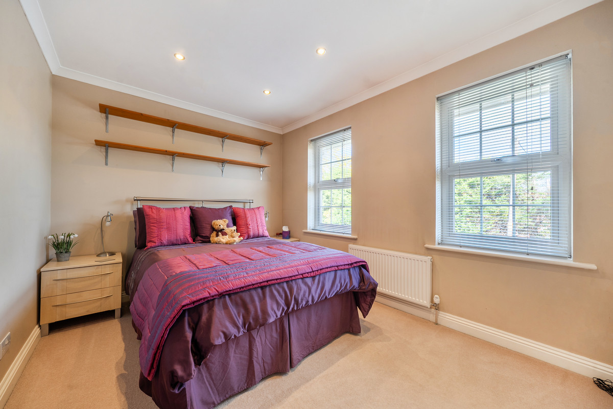 Hall Lane, Yateley, GU46, photo 13