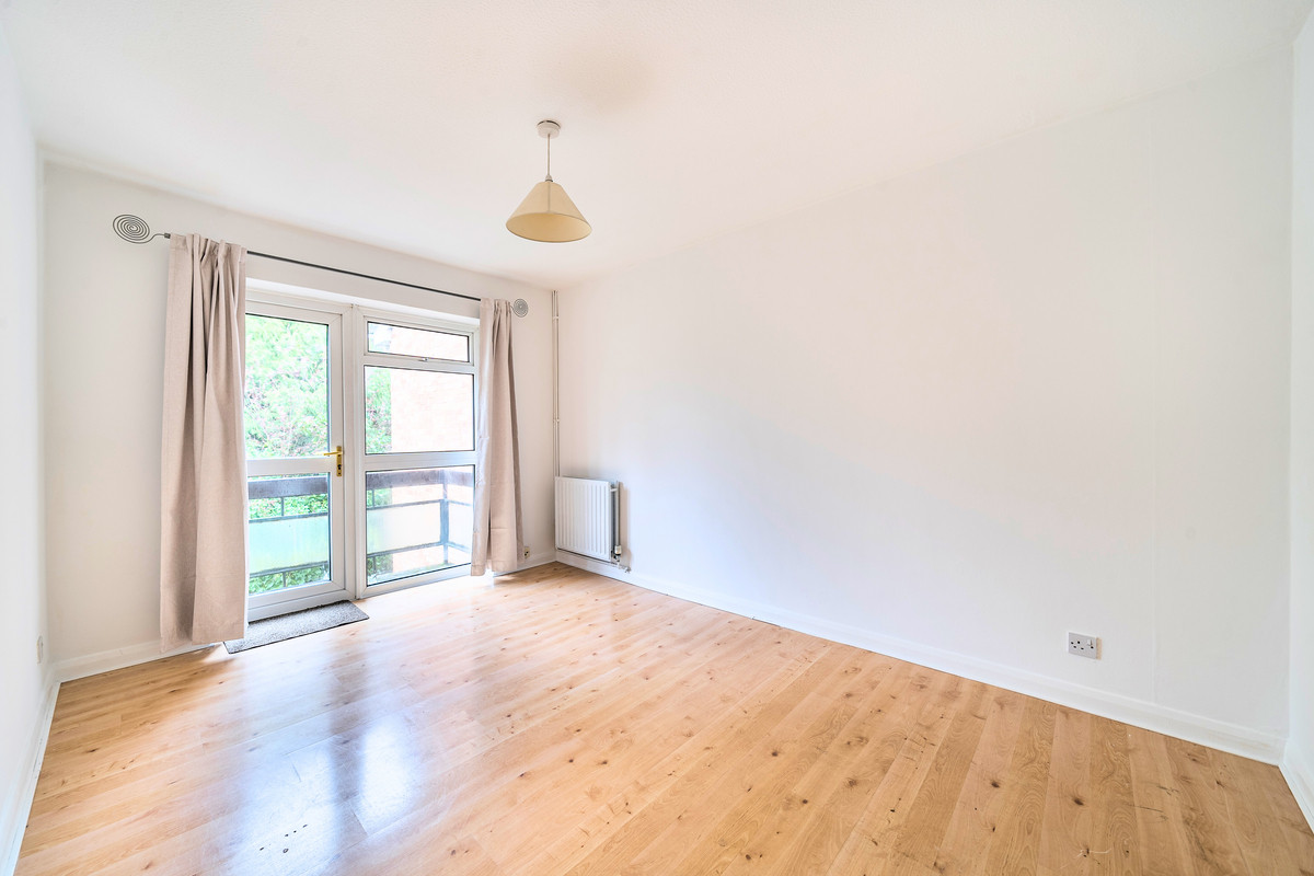 Hillbrook Gardens, Weybridge, KT13, photo 6