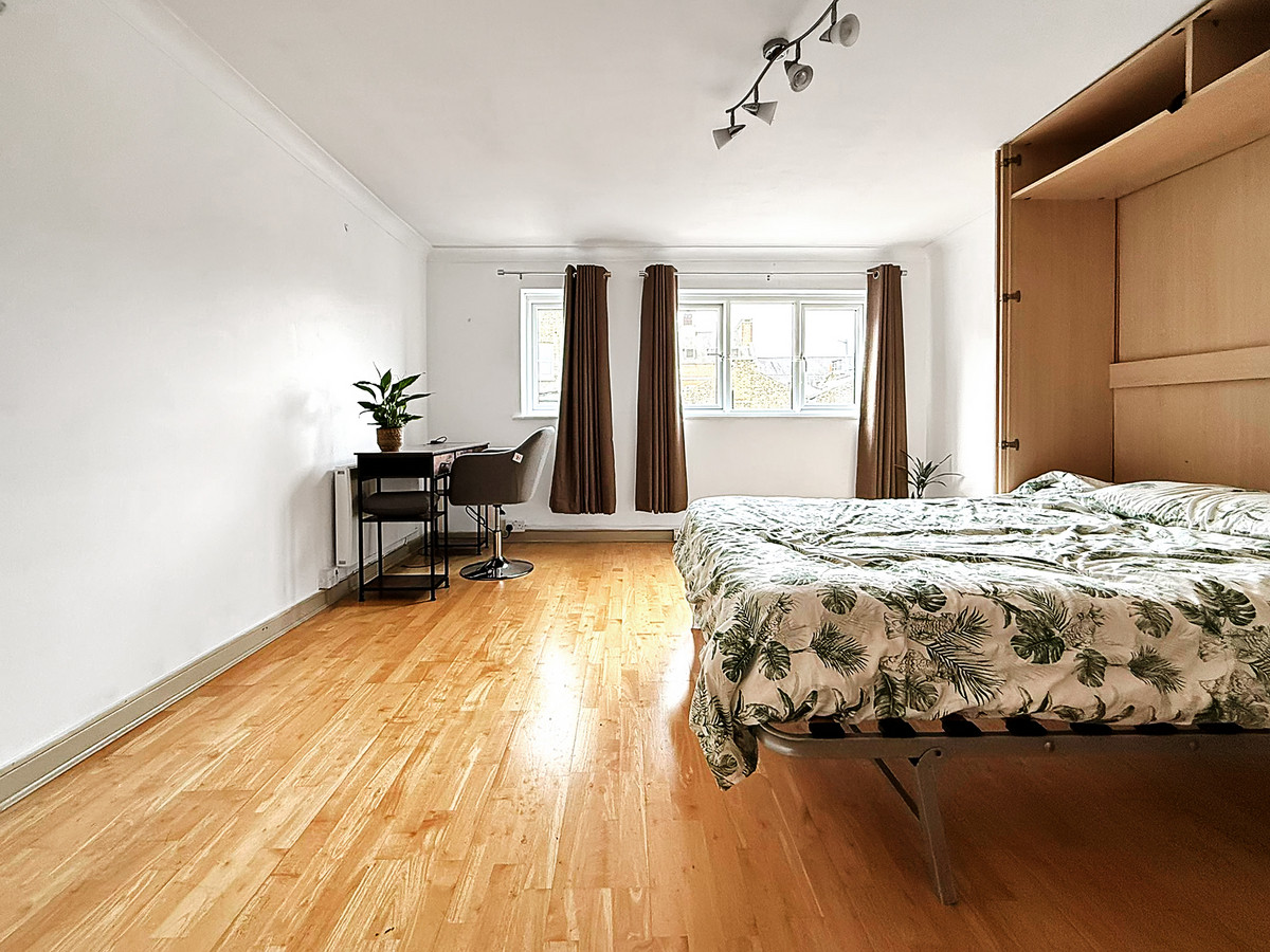 Glovers Lodge, Richmond, TW10