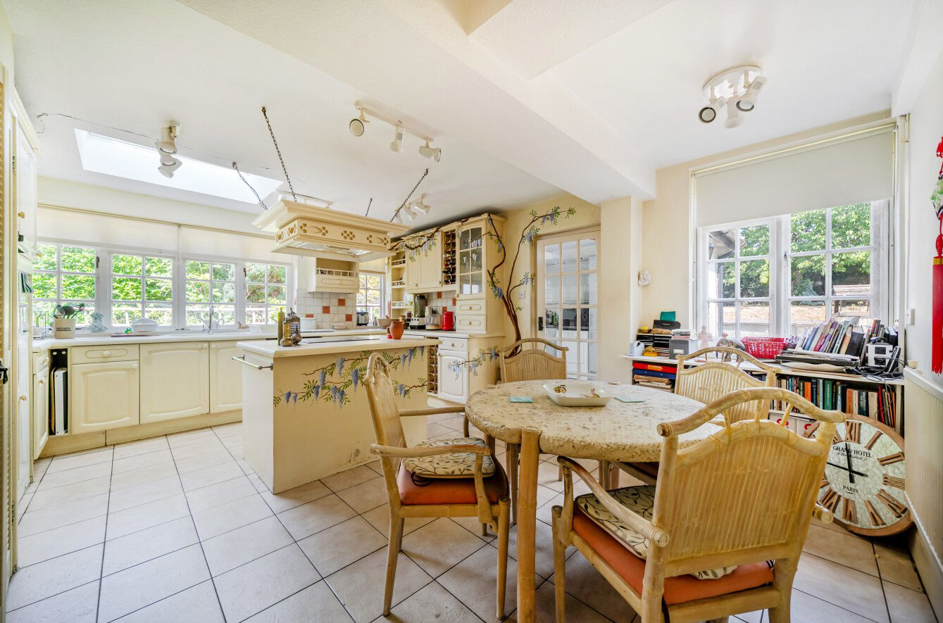 Ebford Lane, Ebford, Devon, EX3, photo 4