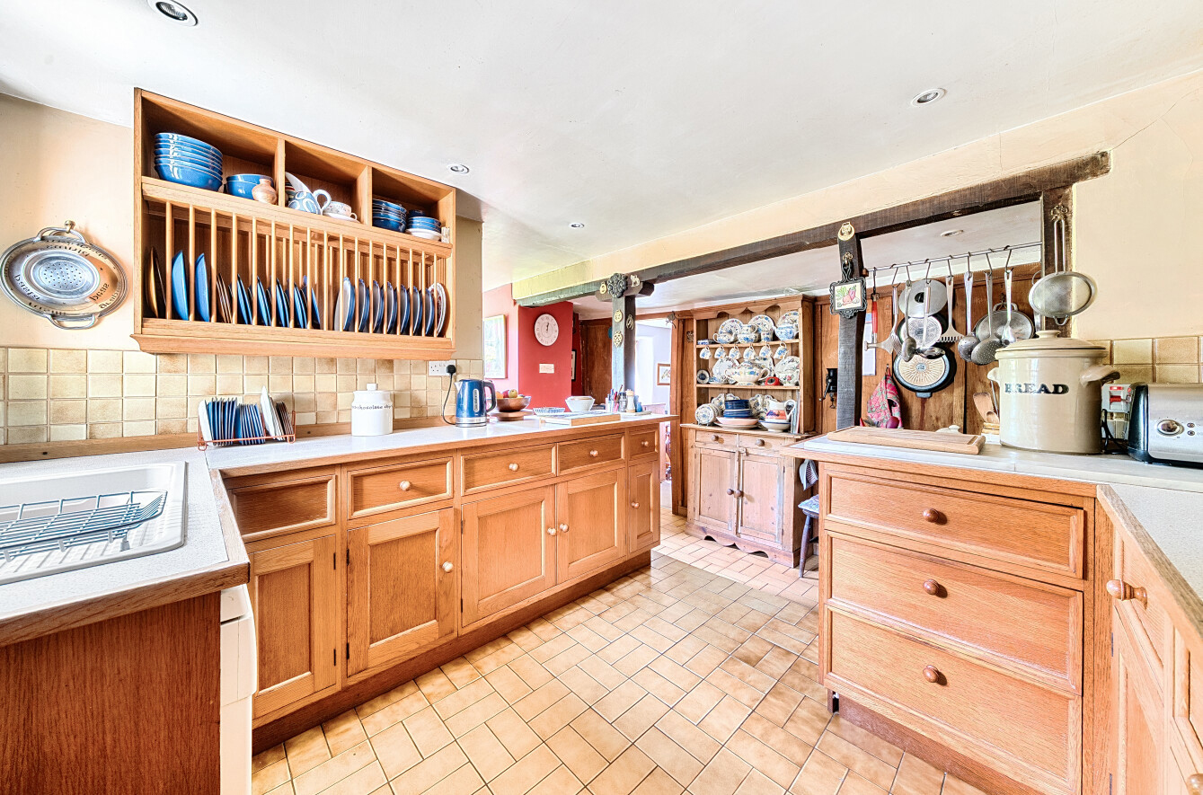 Fawns Cottage, Bishops Court Lane, Clyst St. Mary, Exeter, EX5, photo 5