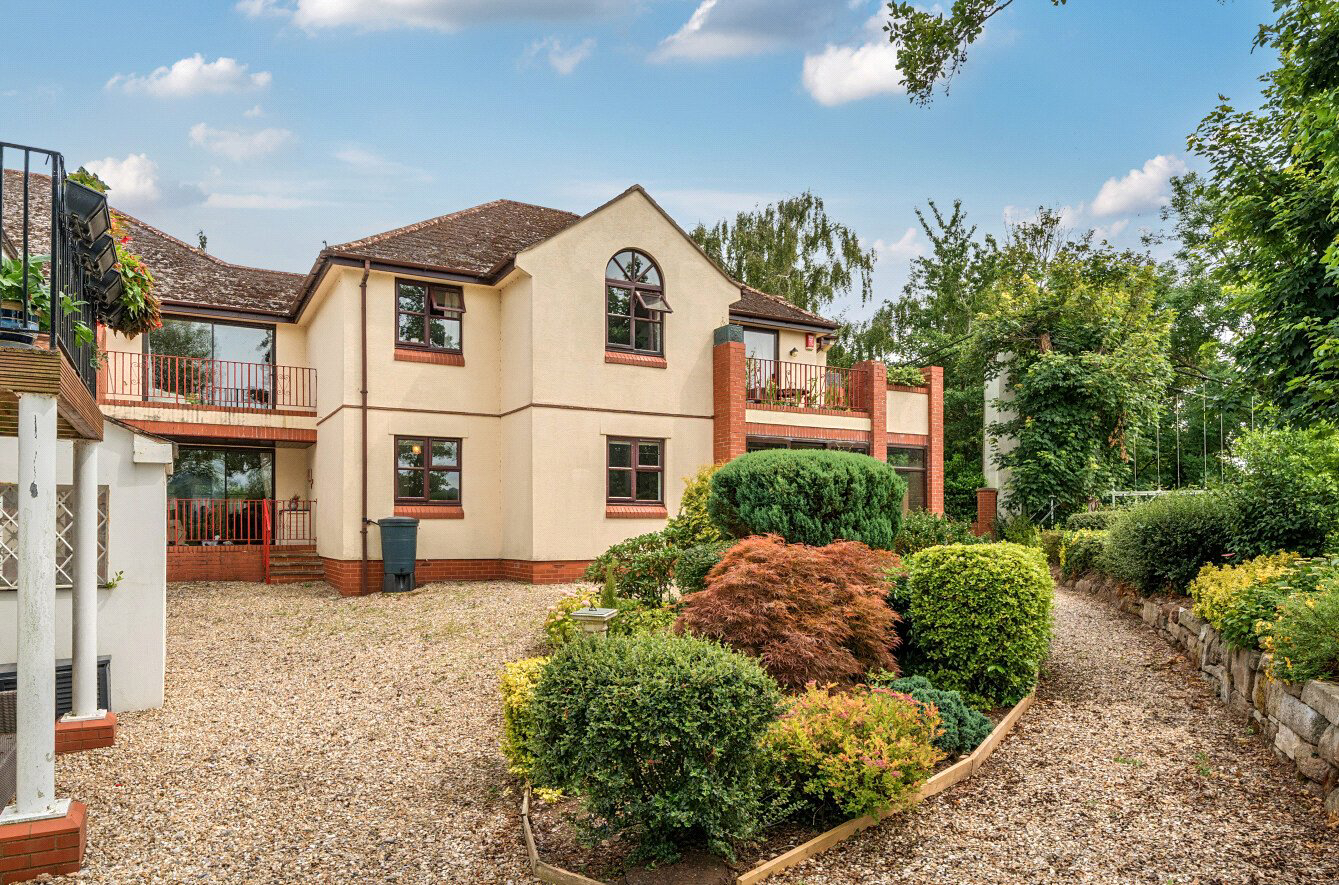 Trews Weir Court, St Leonards, Exeter, EX2