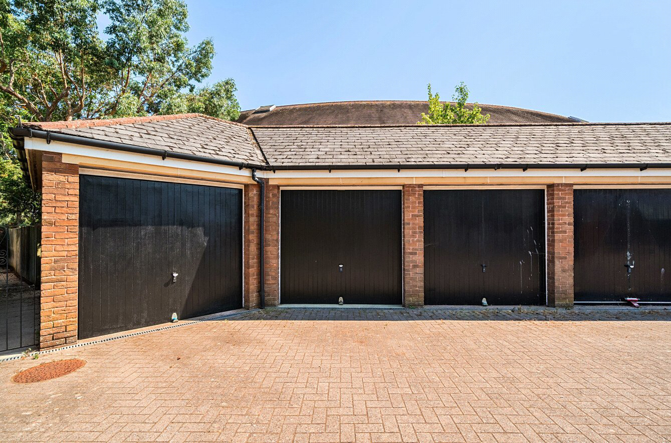 Gras Lawn, St Leonards, Exeter, EX2, photo 23