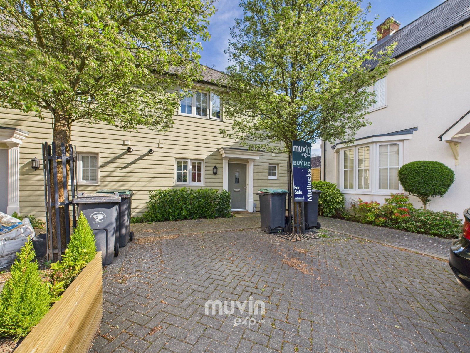 Farmer Close, Little Canfield, Dunmow, CM6 1HX
