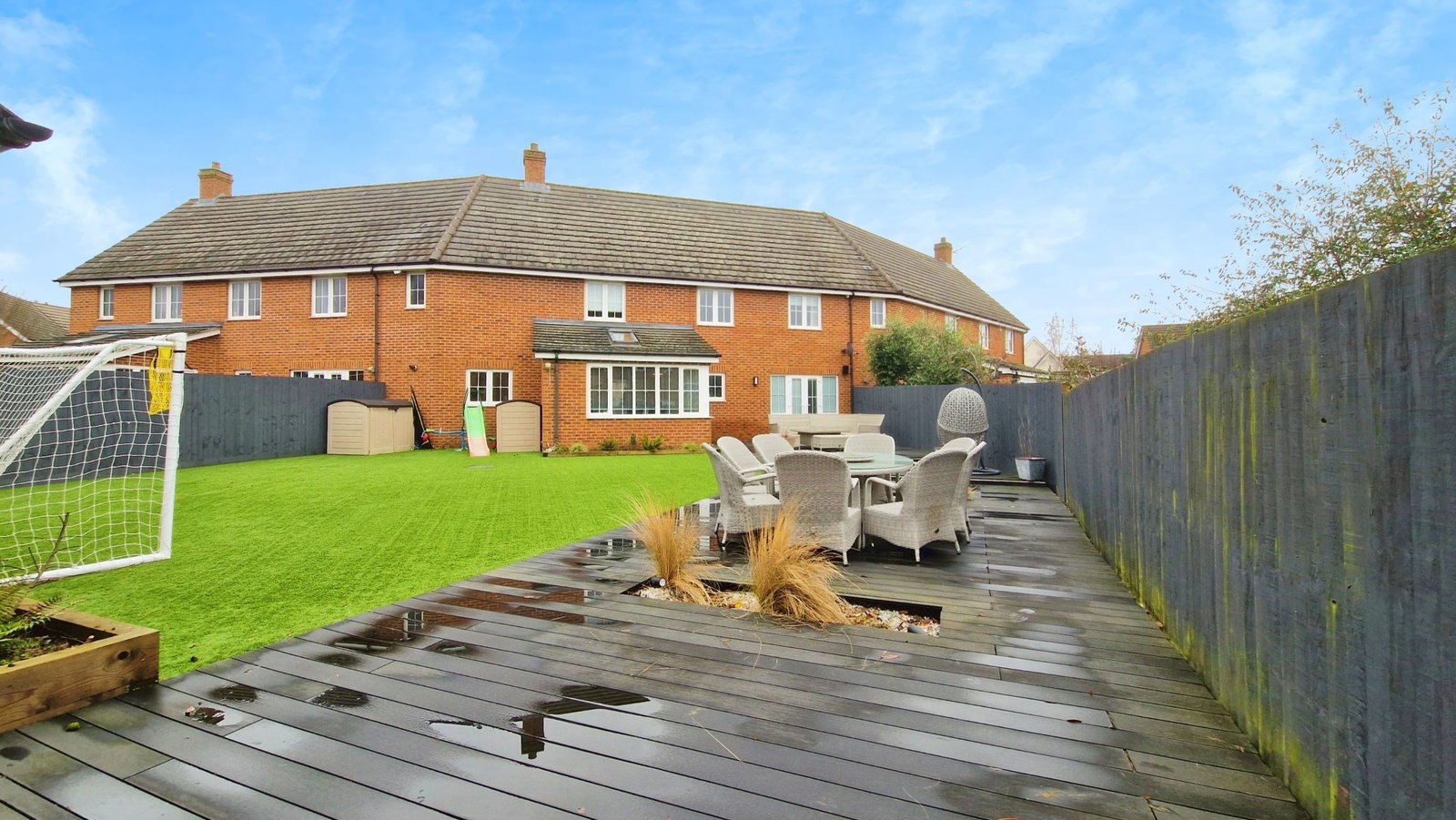 Haddesley Road, Little Canfield, Dunmow, CM6 1FB