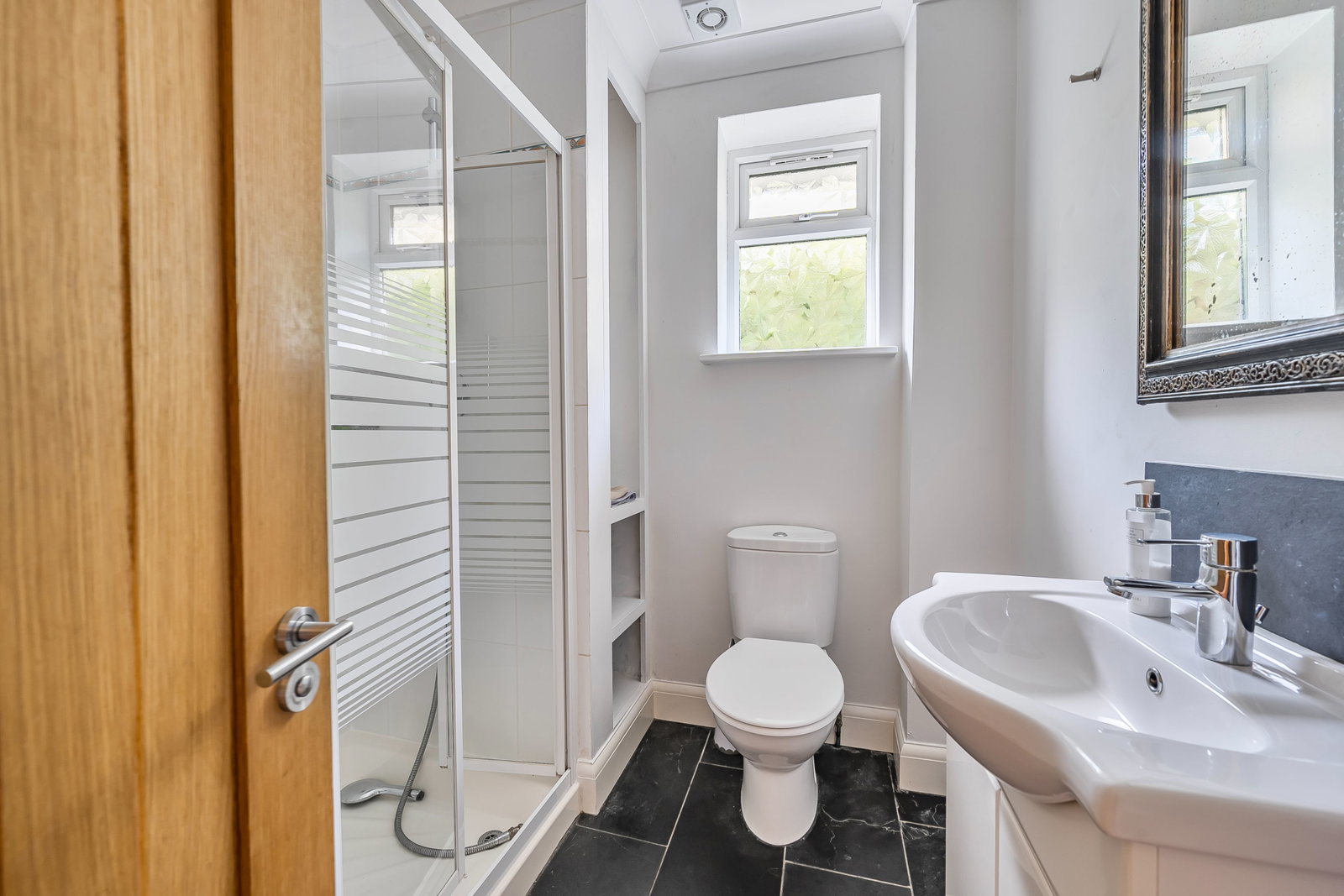 East Beeches Road, Crowborough, photo 17
