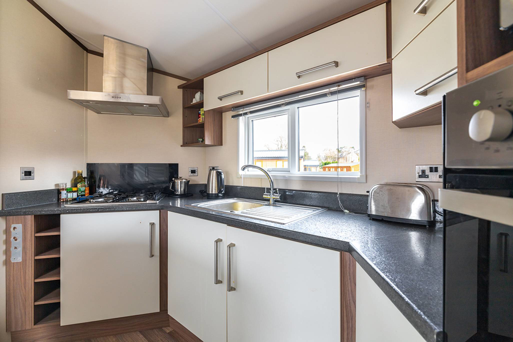Loch Ness Lodge Retreat Market Hill, Fort Augustus, PH32 4DS, photo 6