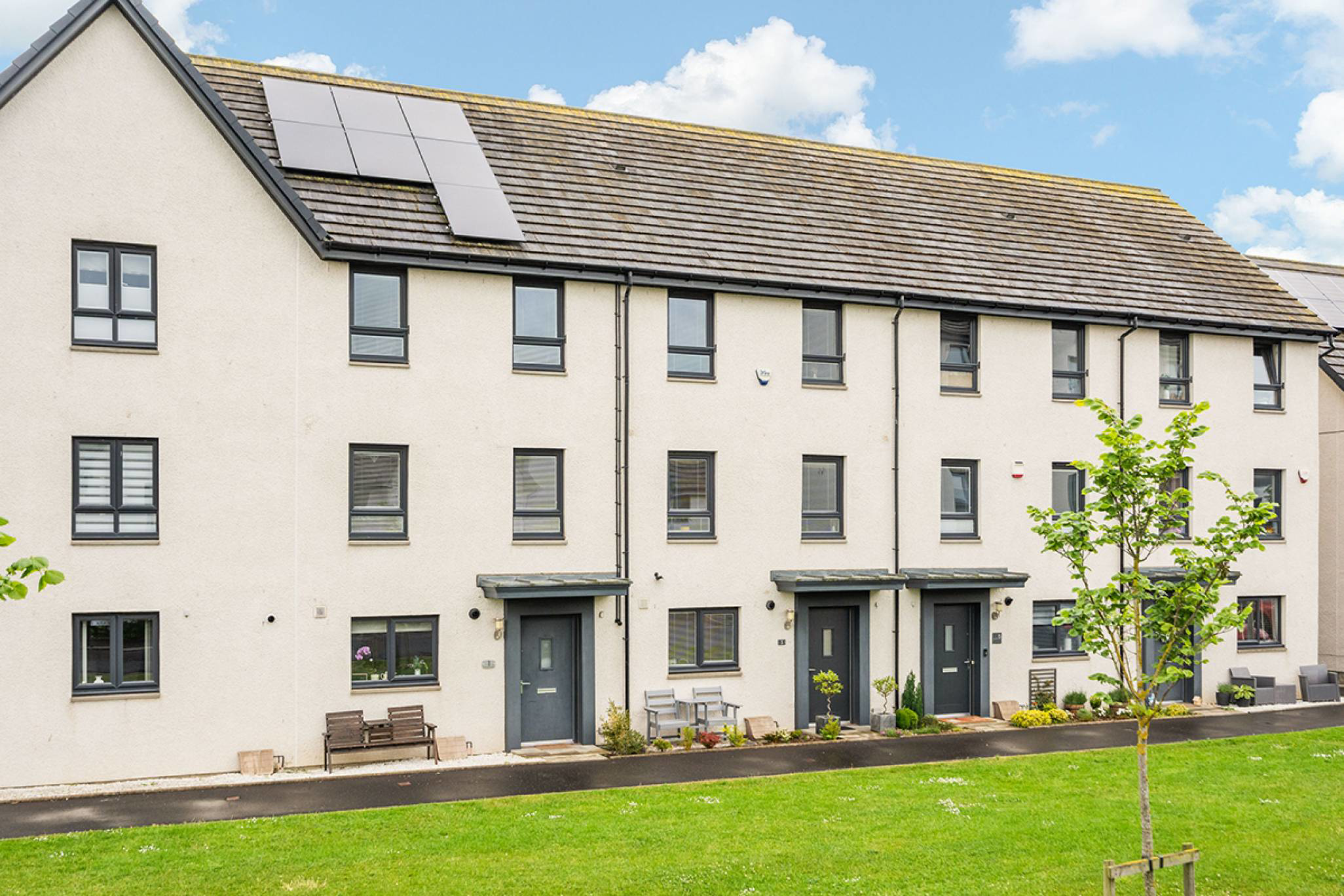 Barnyard Park Rigg, South Gyle, Edinburgh, EH12 9LJ