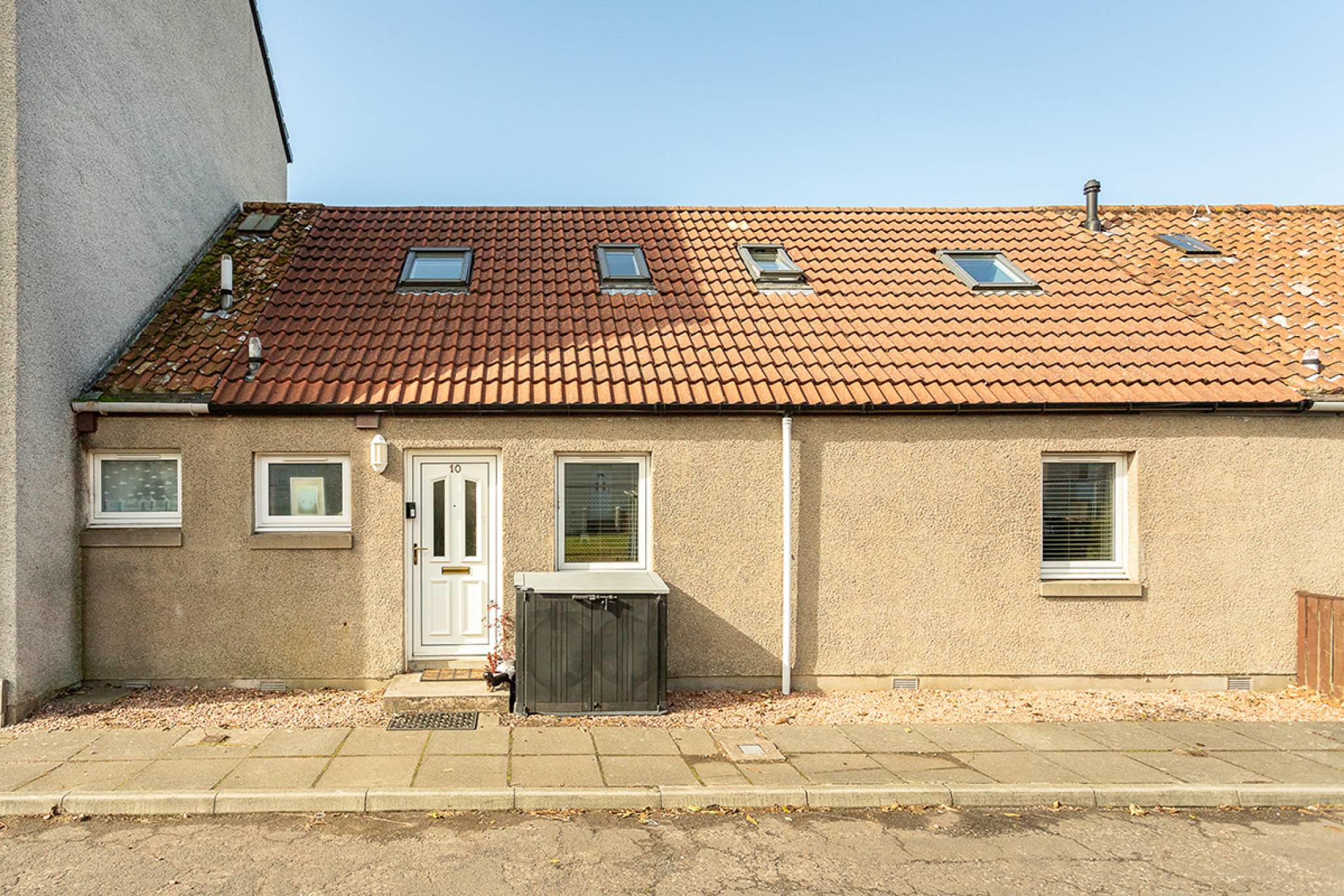 Roselea Gardens, Ladybank, Cupar, KY15 7NW