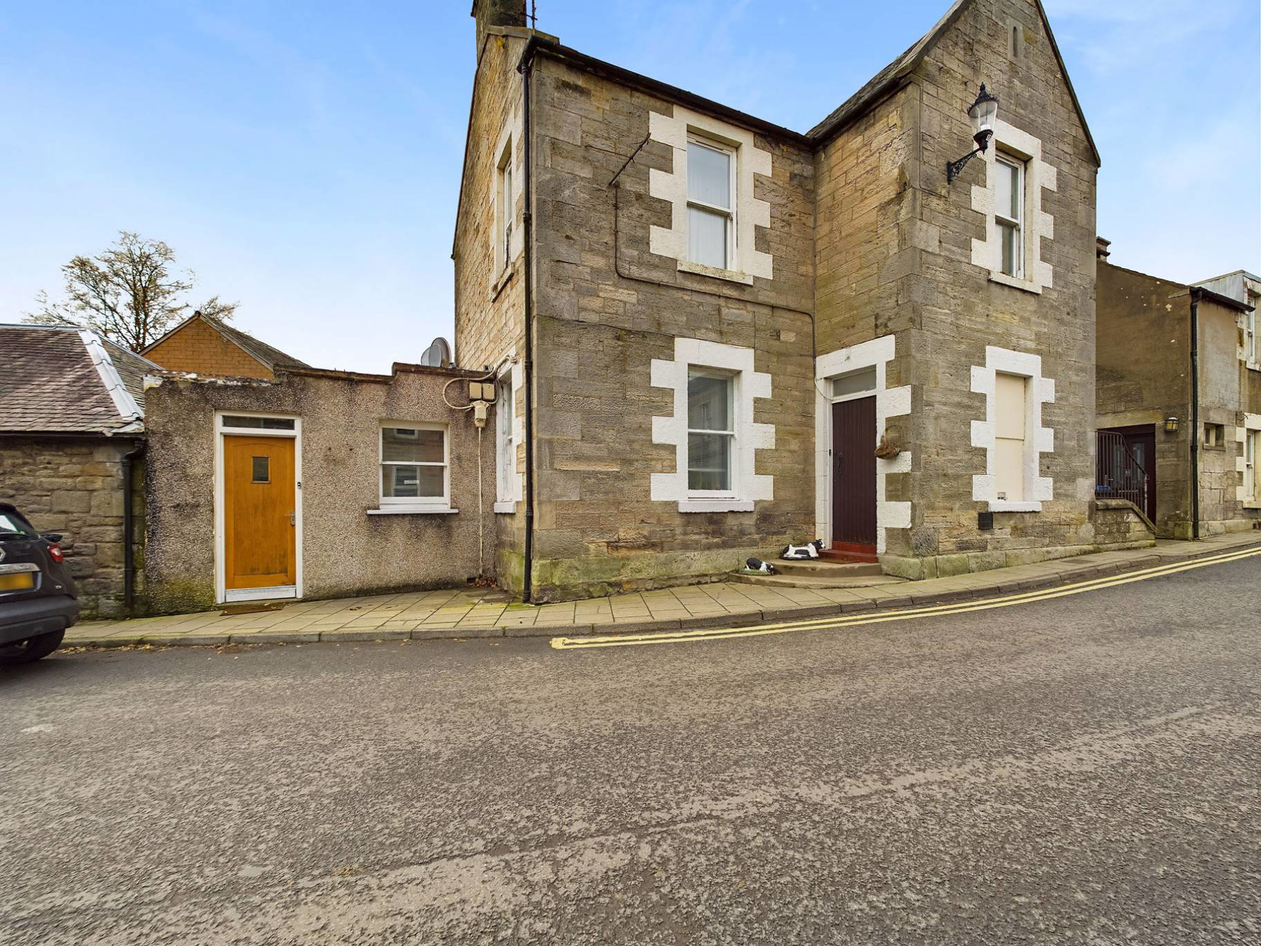 Linton Hotel Main Street, West Linton, Borders, EH46 7EA