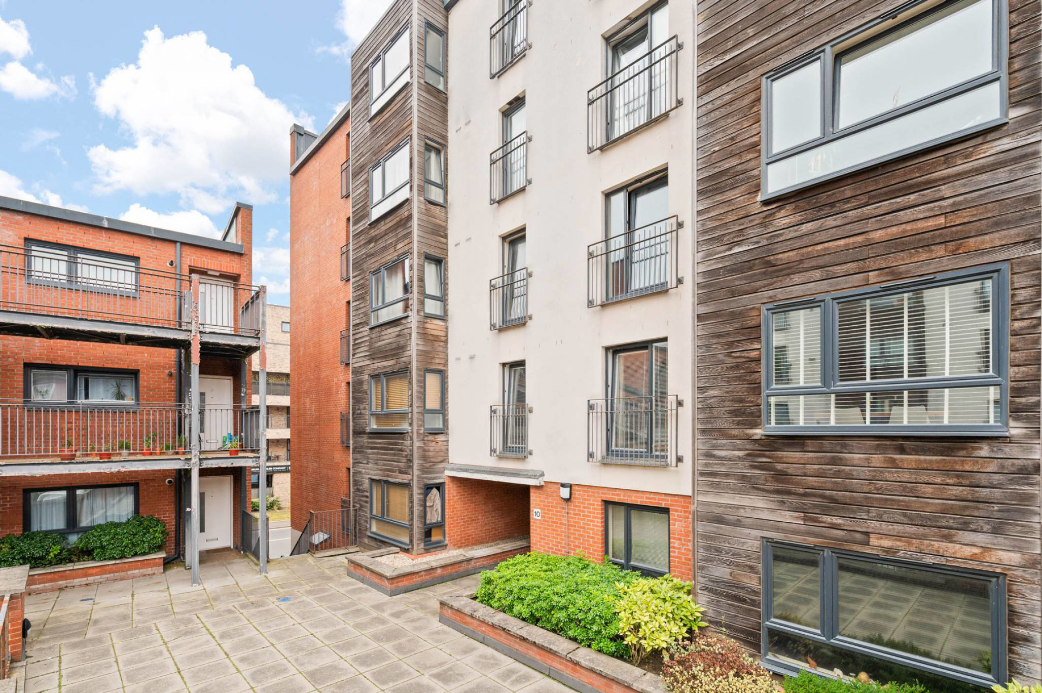 Salamander Court, Leith, Edinburgh, EH6 7JP