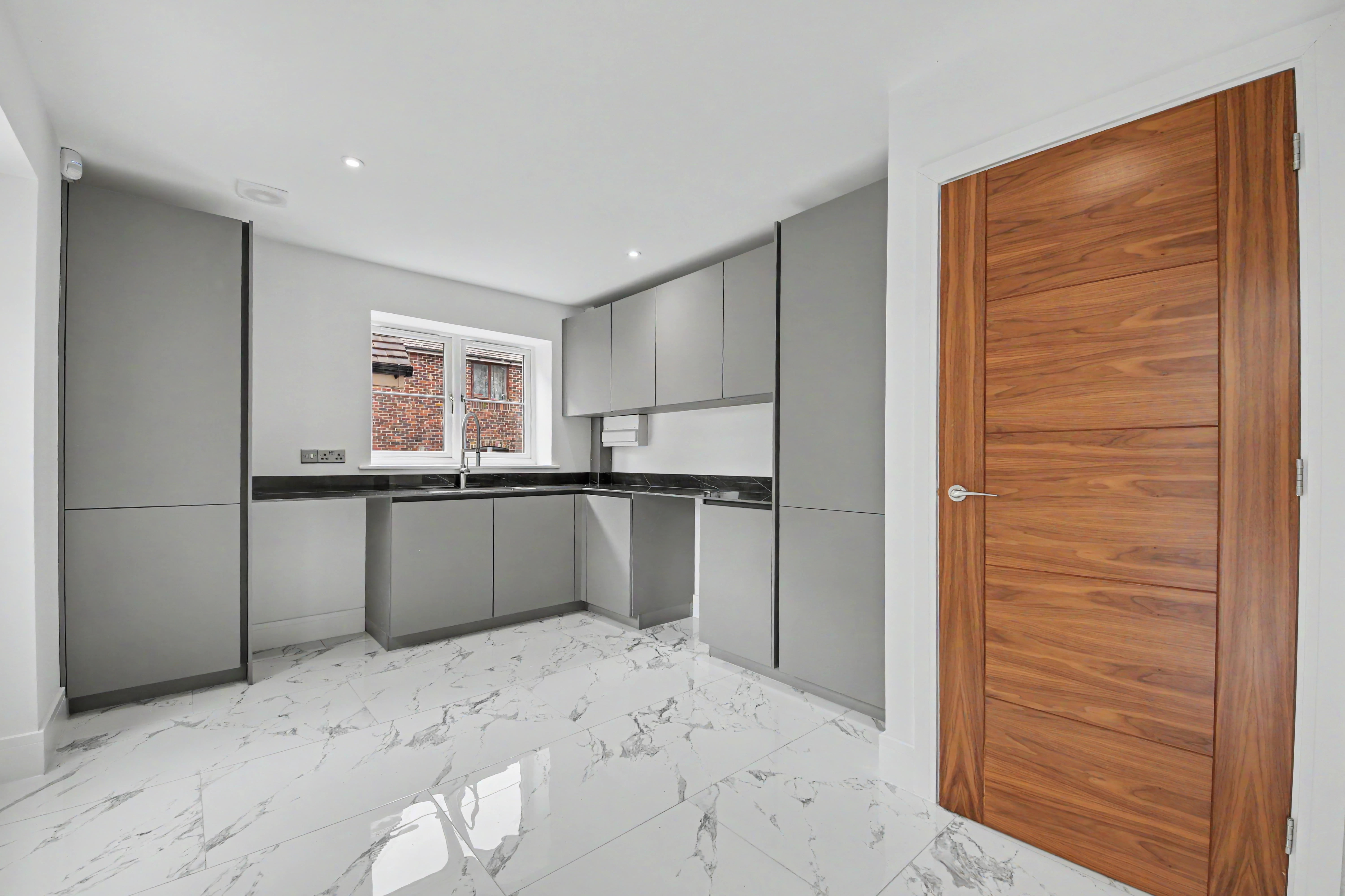 Southwick Road, North Boarhunt, PO17, photo 9