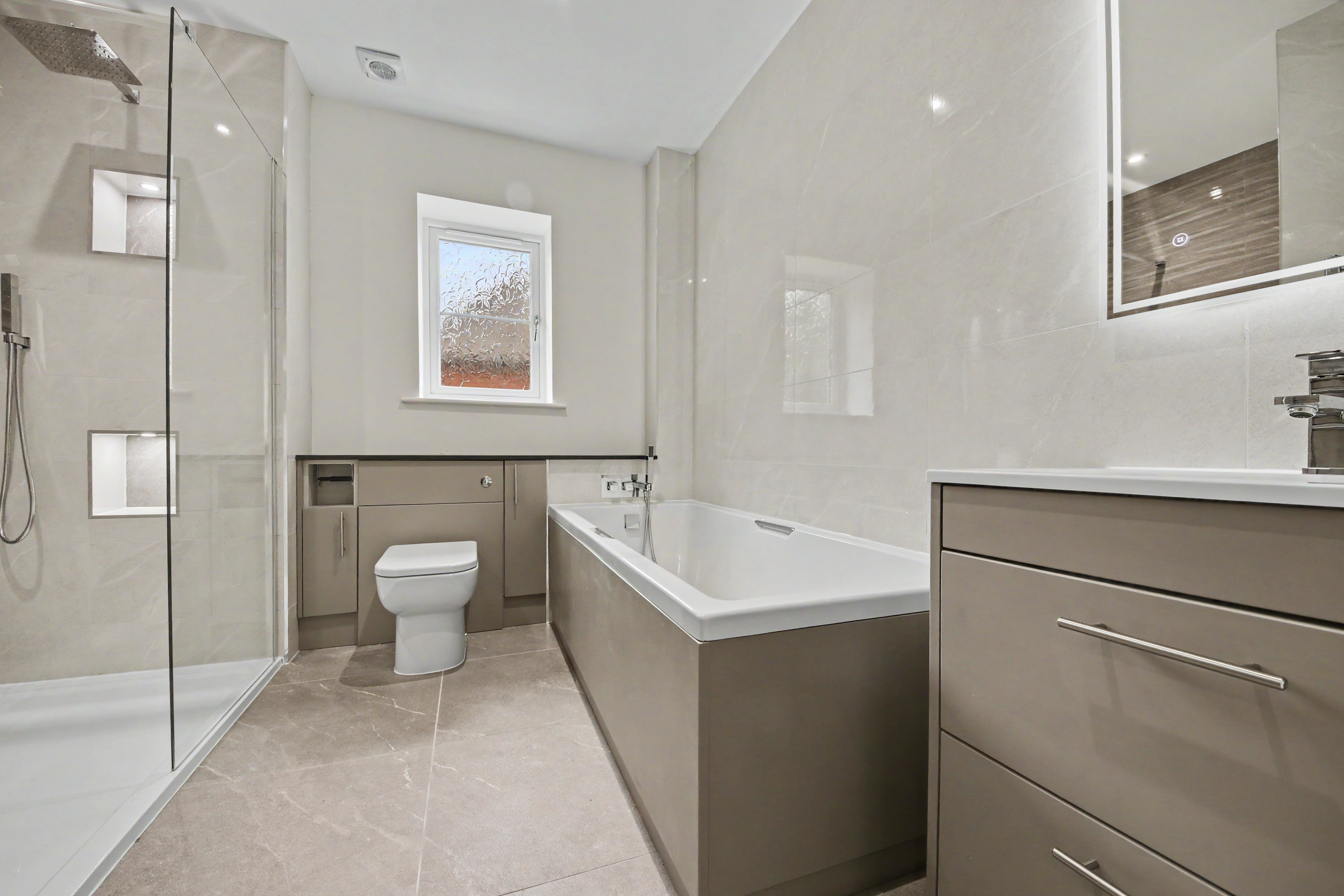 Southwick Road, North Boarhunt, PO17, photo 18