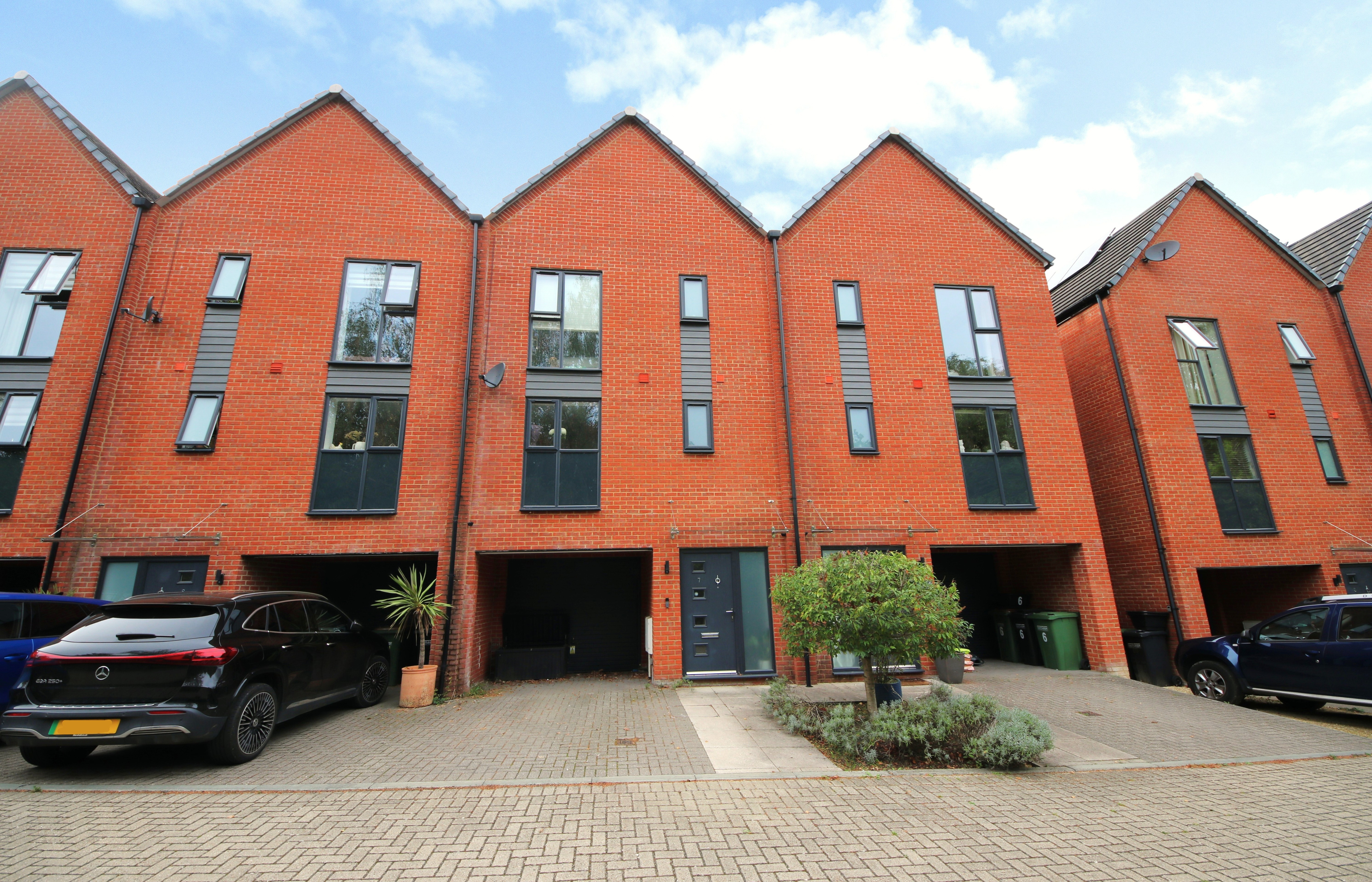 Sundays Hill Close, Hedge End, SO30