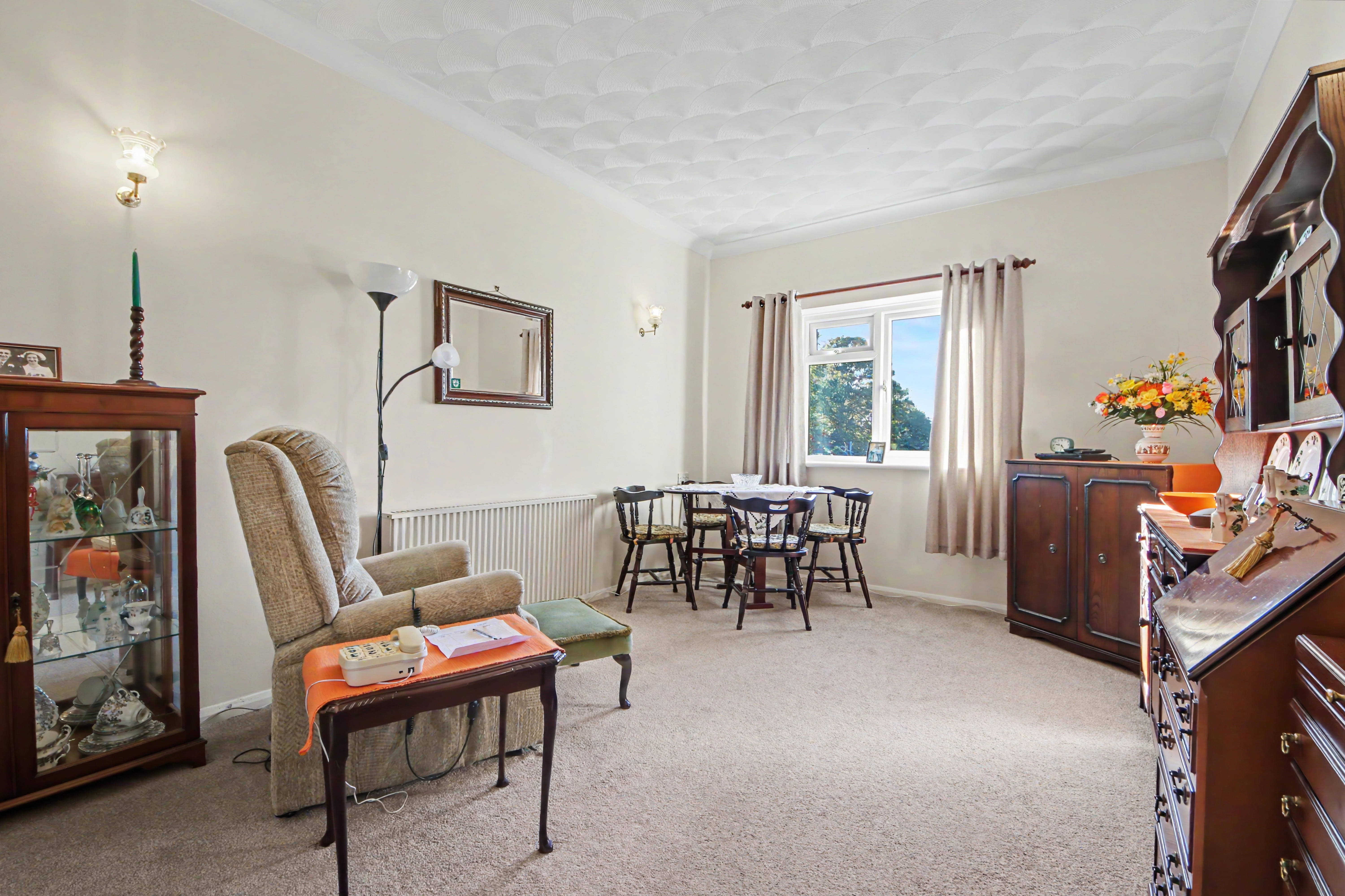83 St. Annes Road, Woolston, SO19, photo 2