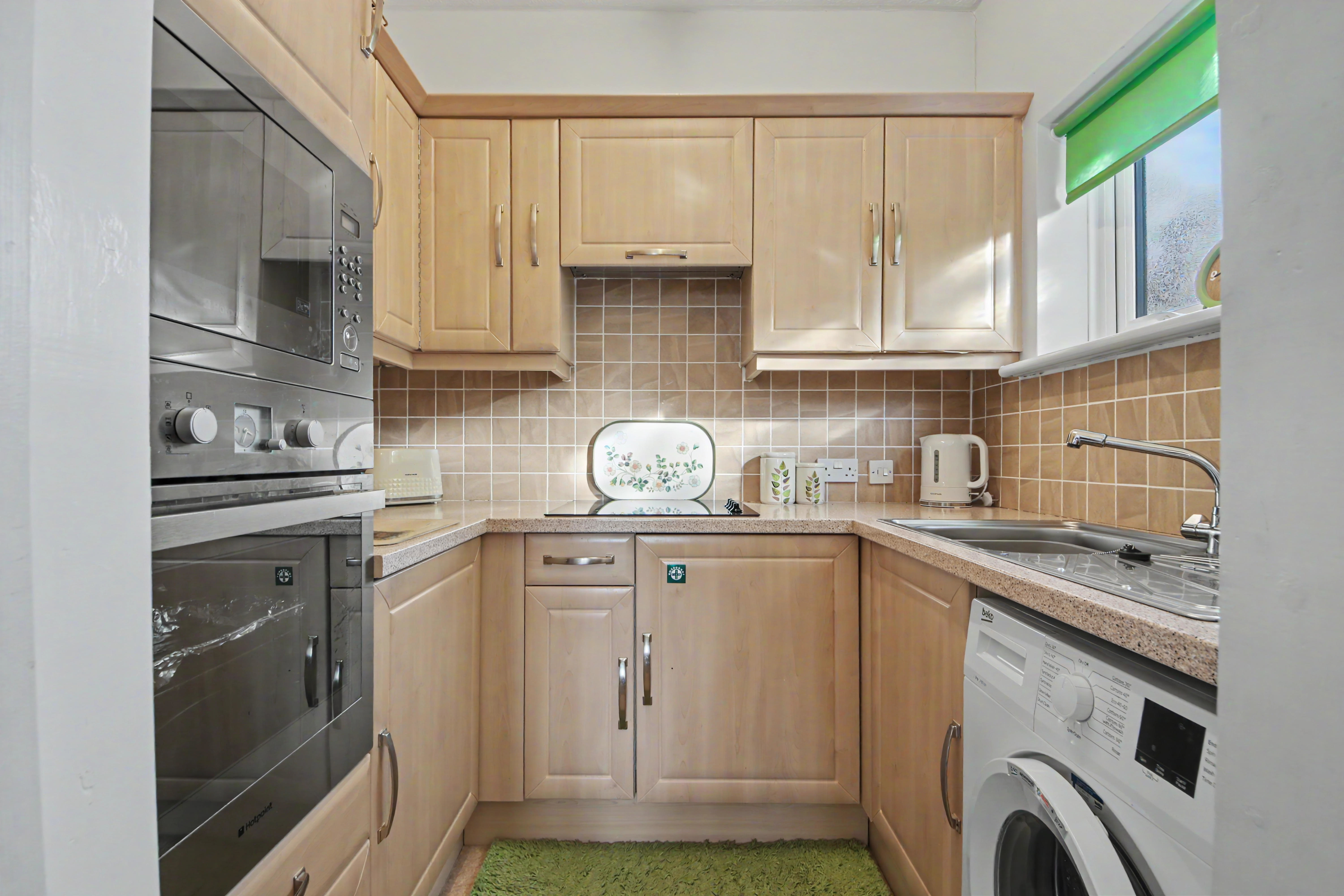 83 St. Annes Road, Woolston, SO19, photo 3