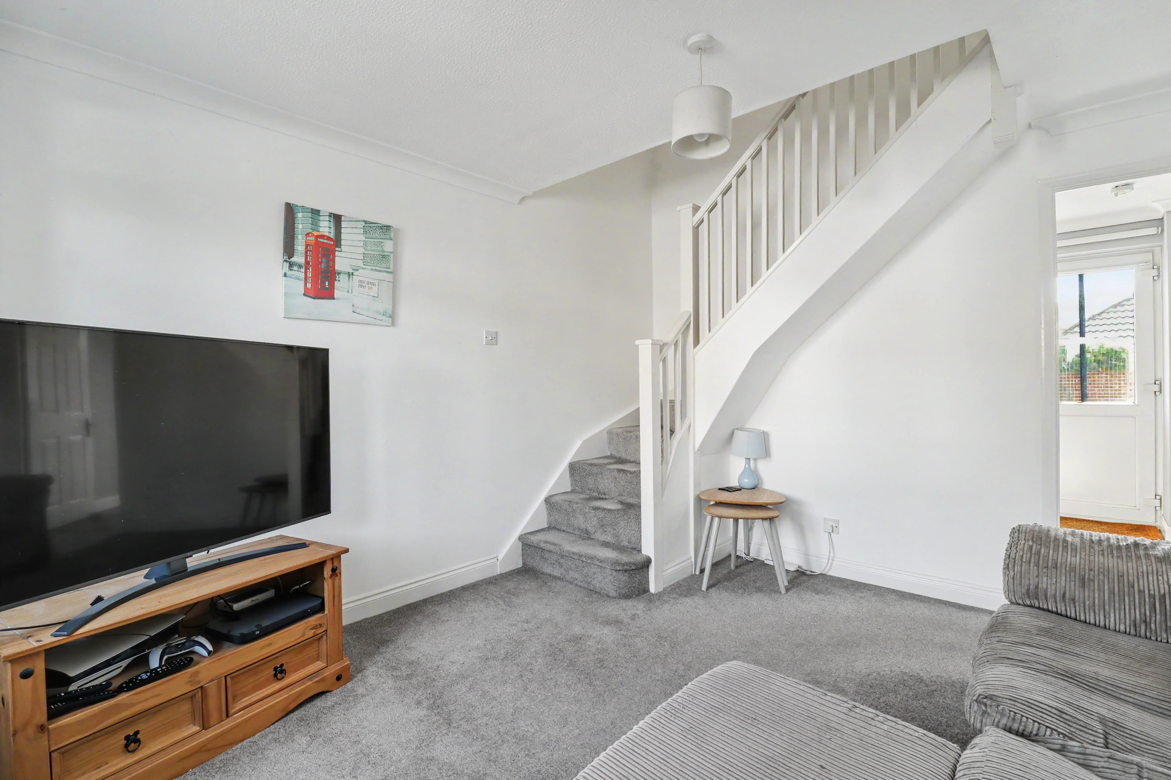 Haileybury Gardens, Hedge End, SO30, photo 2