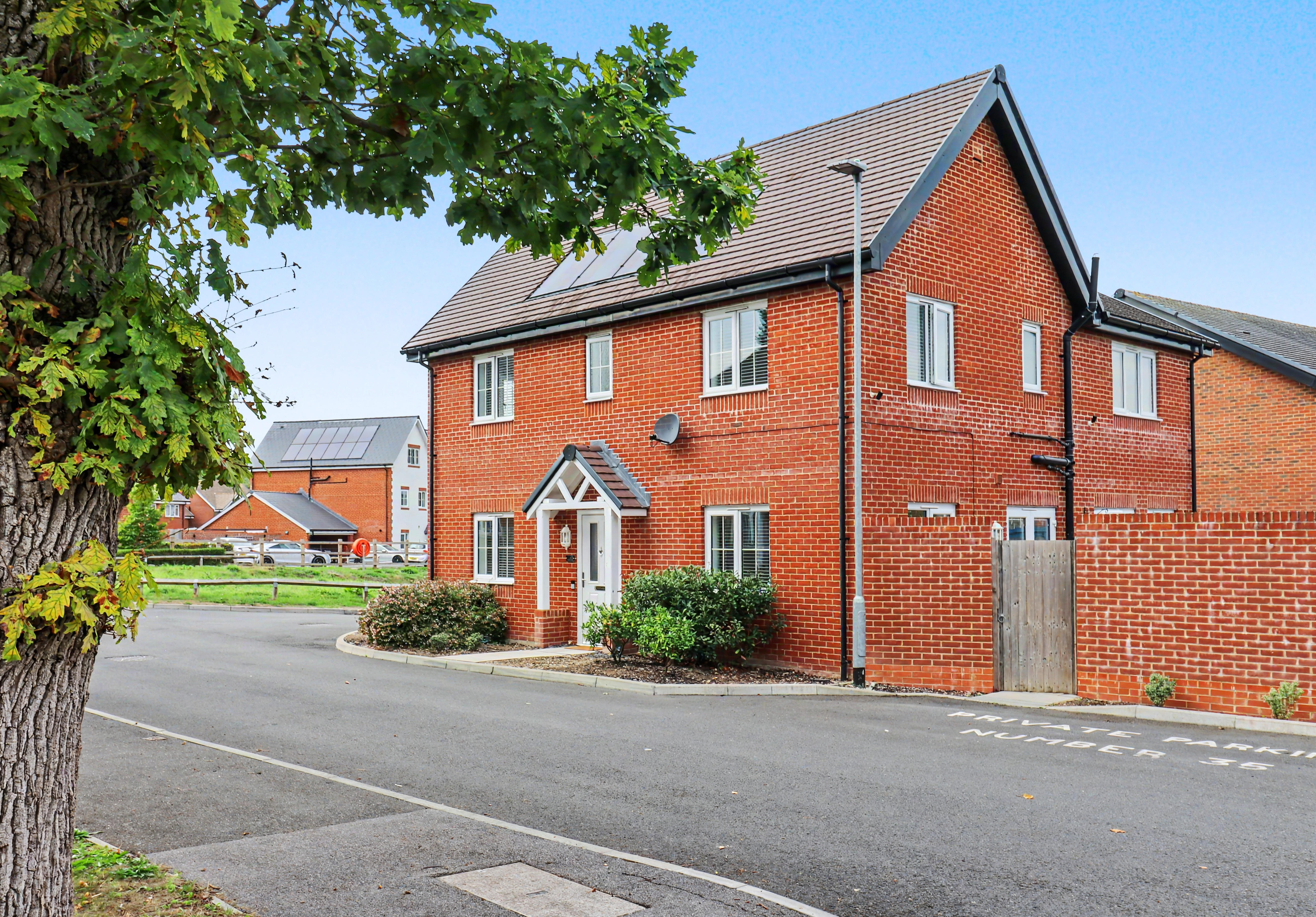 Mead Lane, Horton Heath, SO50