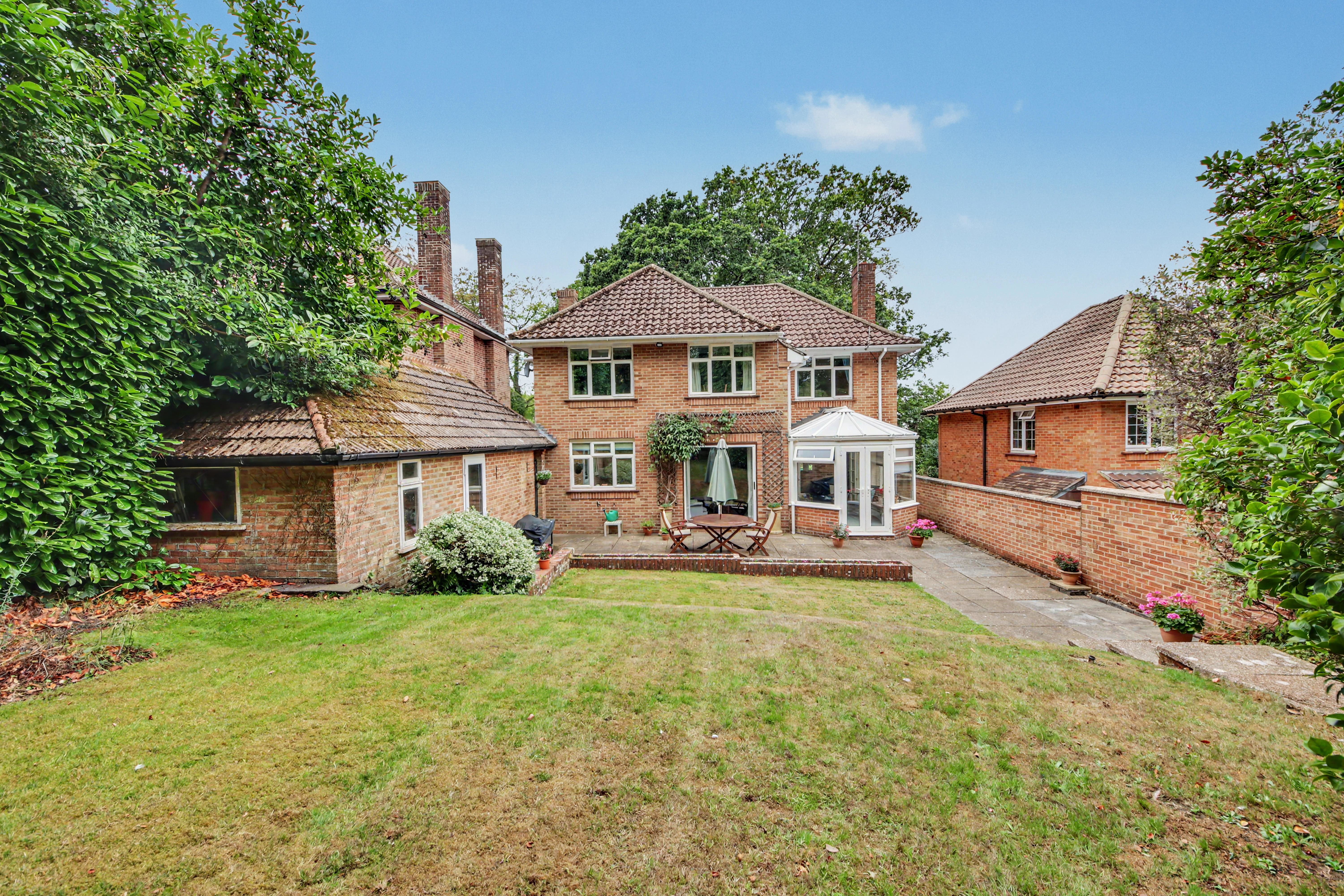 Chalk Hill, West End, SO18