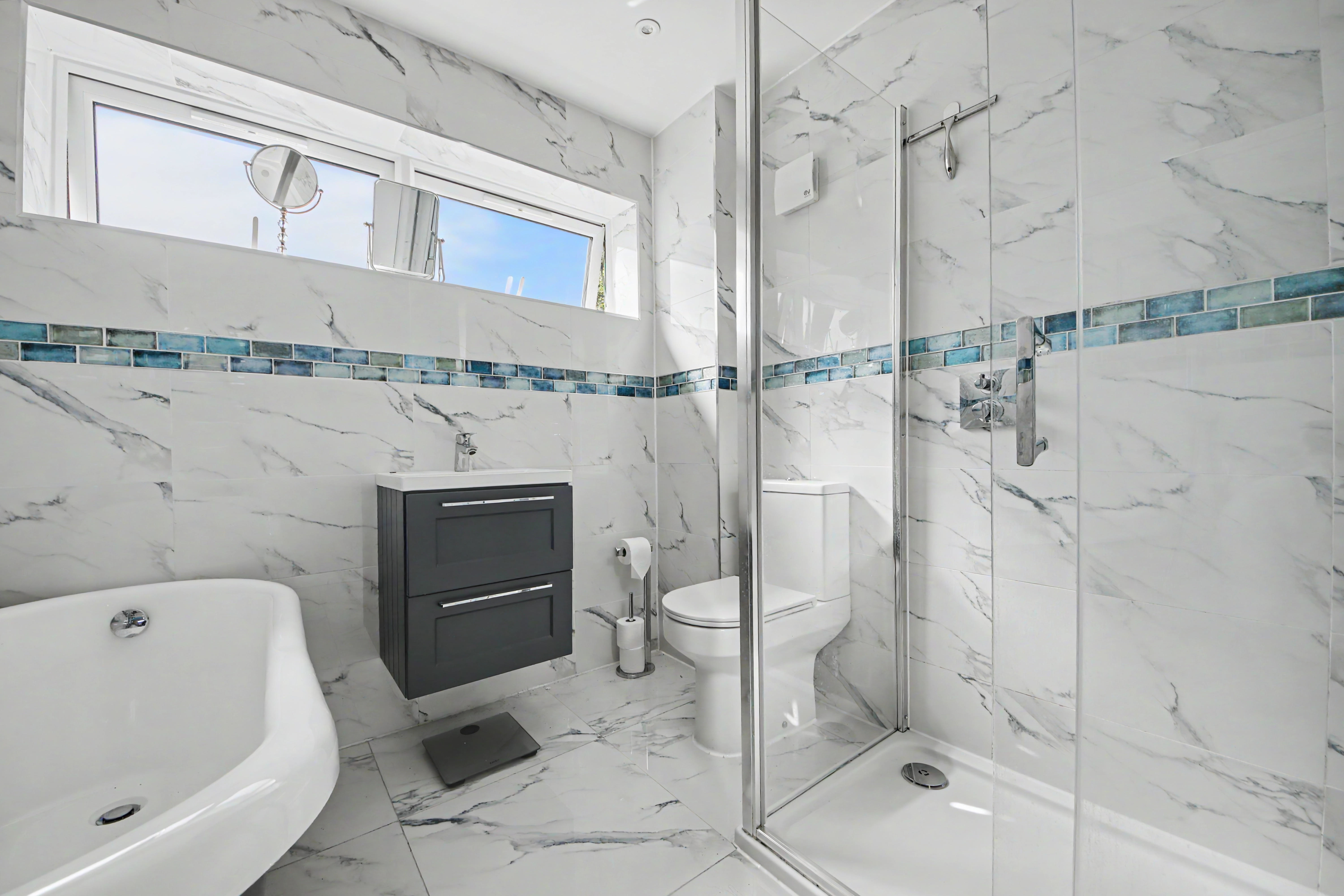 Kootenay Avenue, Thornhill, SO18, photo 13