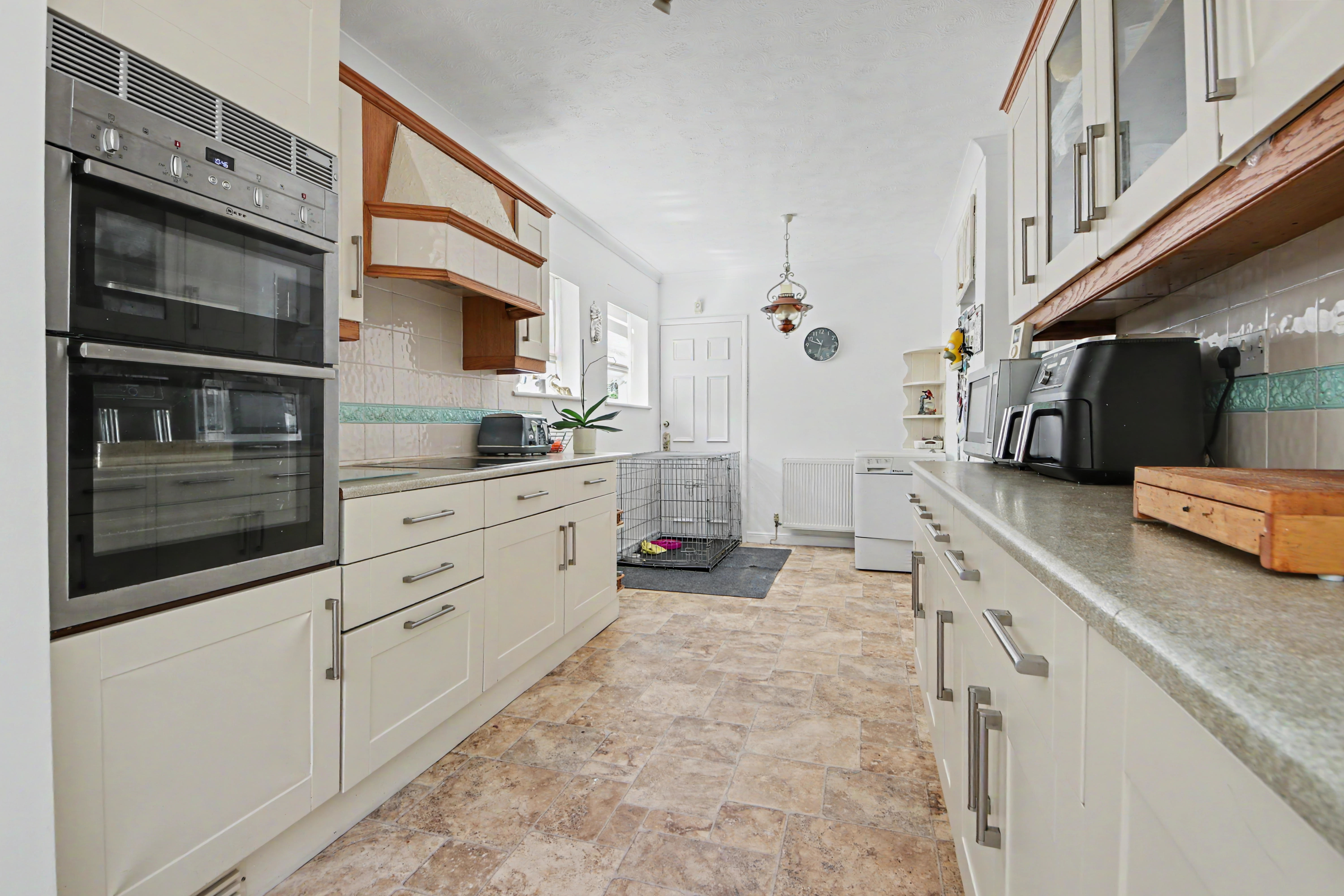Kootenay Avenue, Thornhill, SO18, photo 7