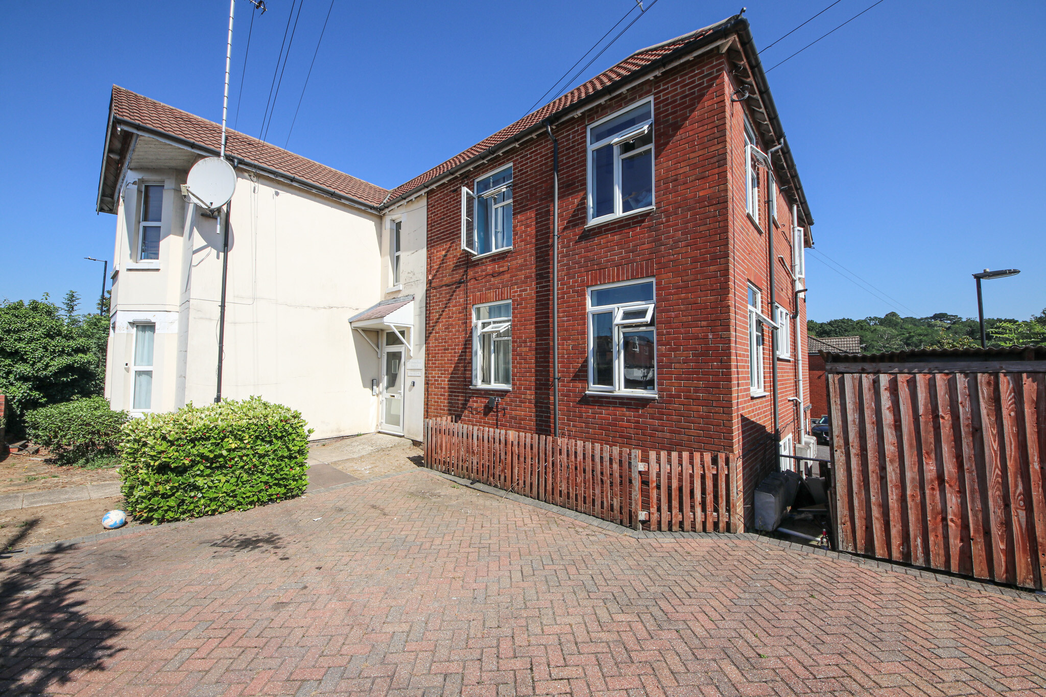 229 Bitterne Road West, Bitterne, SO18