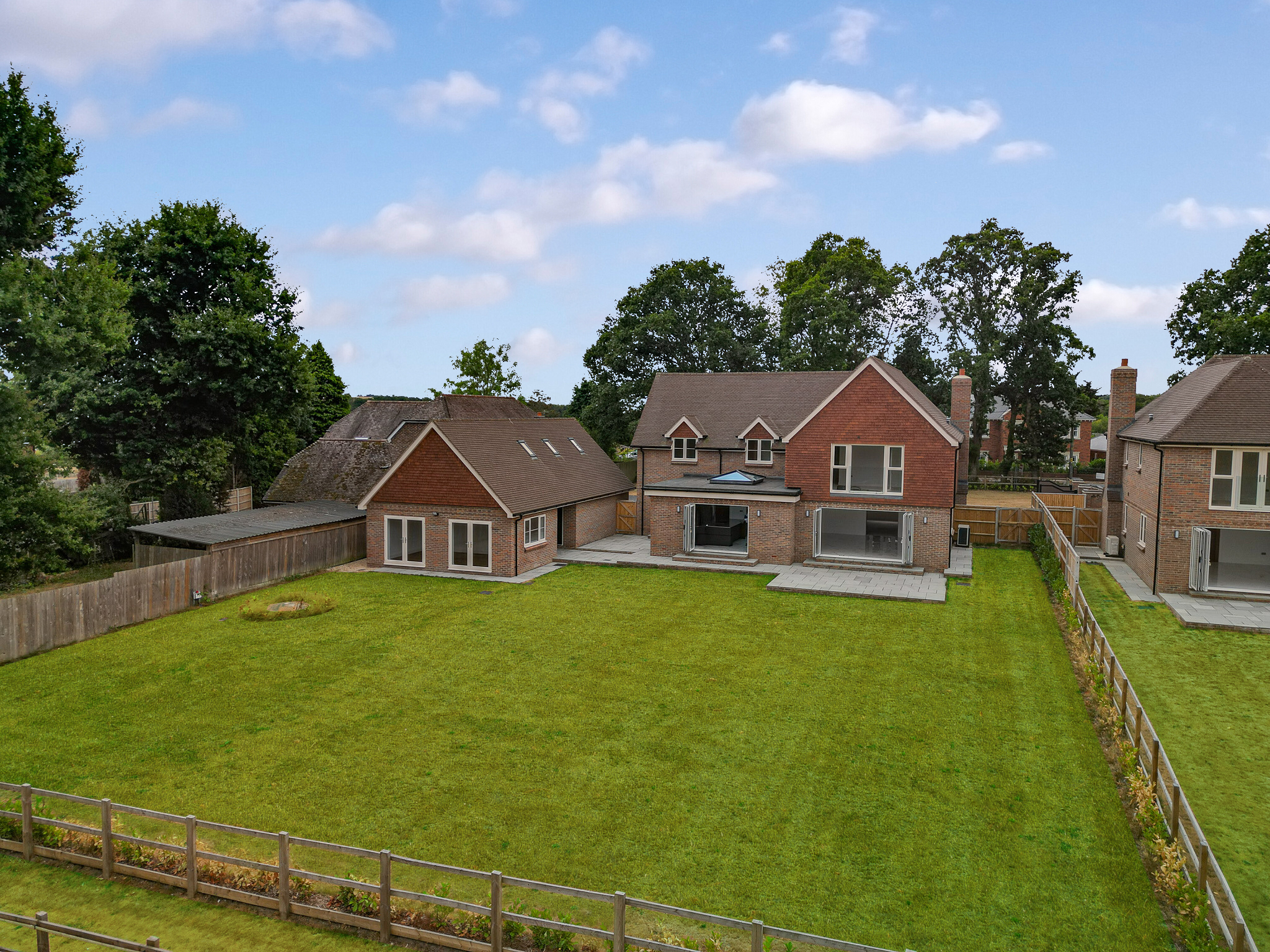Southwick Road, North Boarhunt, PO17, photo 4