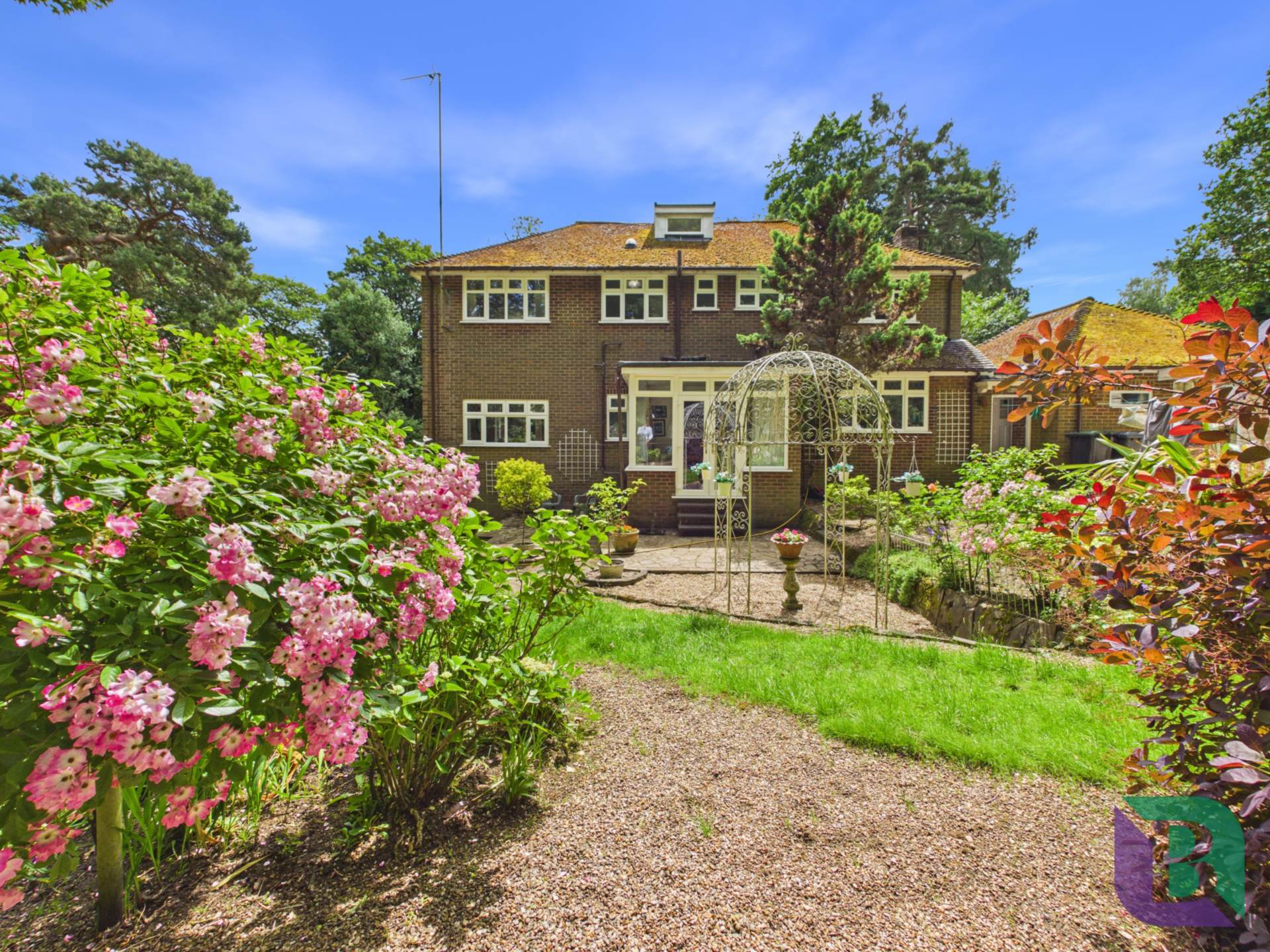 Silverbirches Lane, Aspley Heath, photo 3